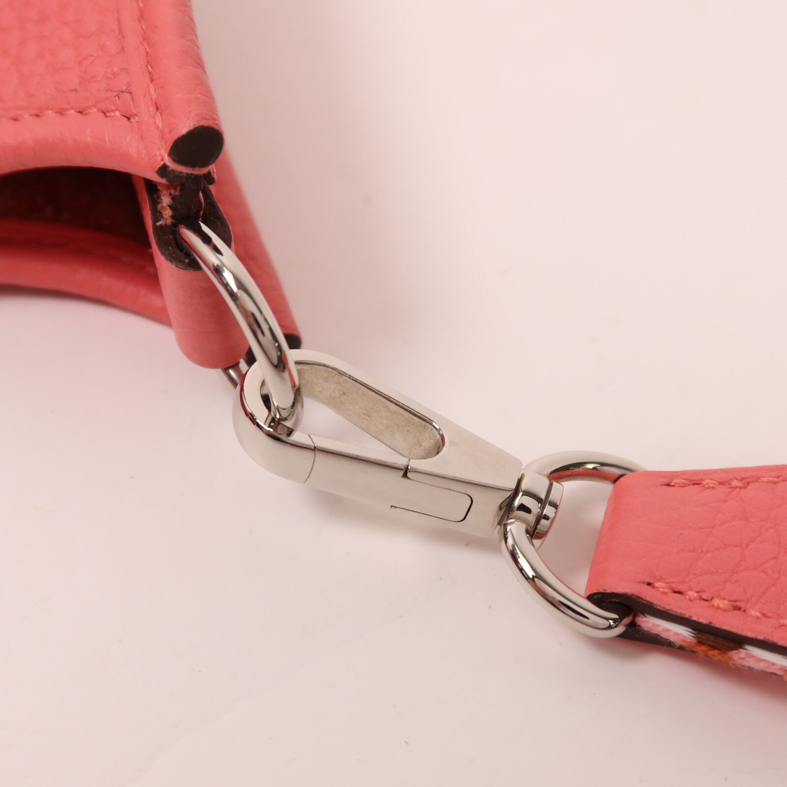 HERMES Clemence皮革Evelyne TPM銀扣肩背袋Rose Azalee