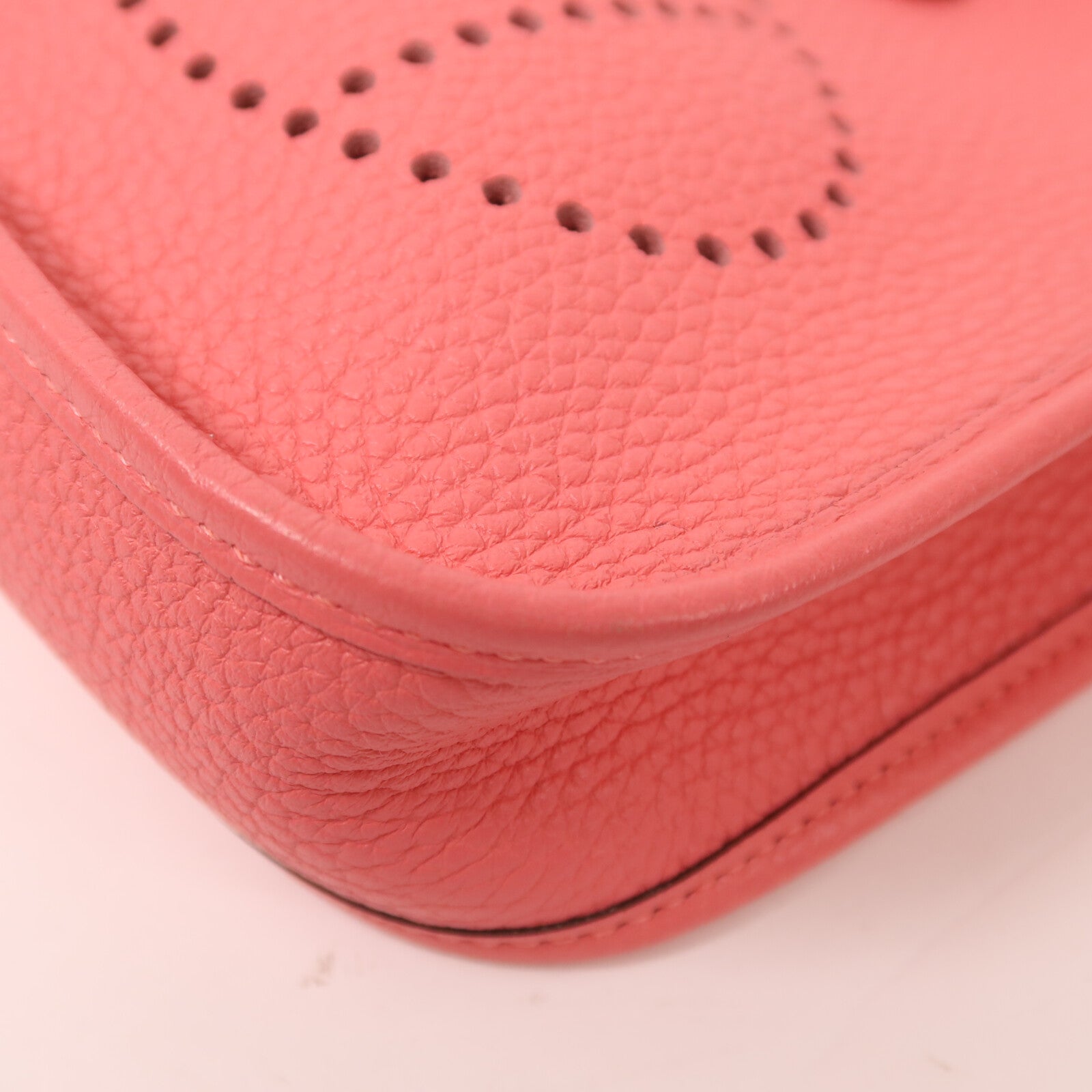 HERMES Clemence皮革Evelyne TPM銀扣肩背袋Rose Azalee
