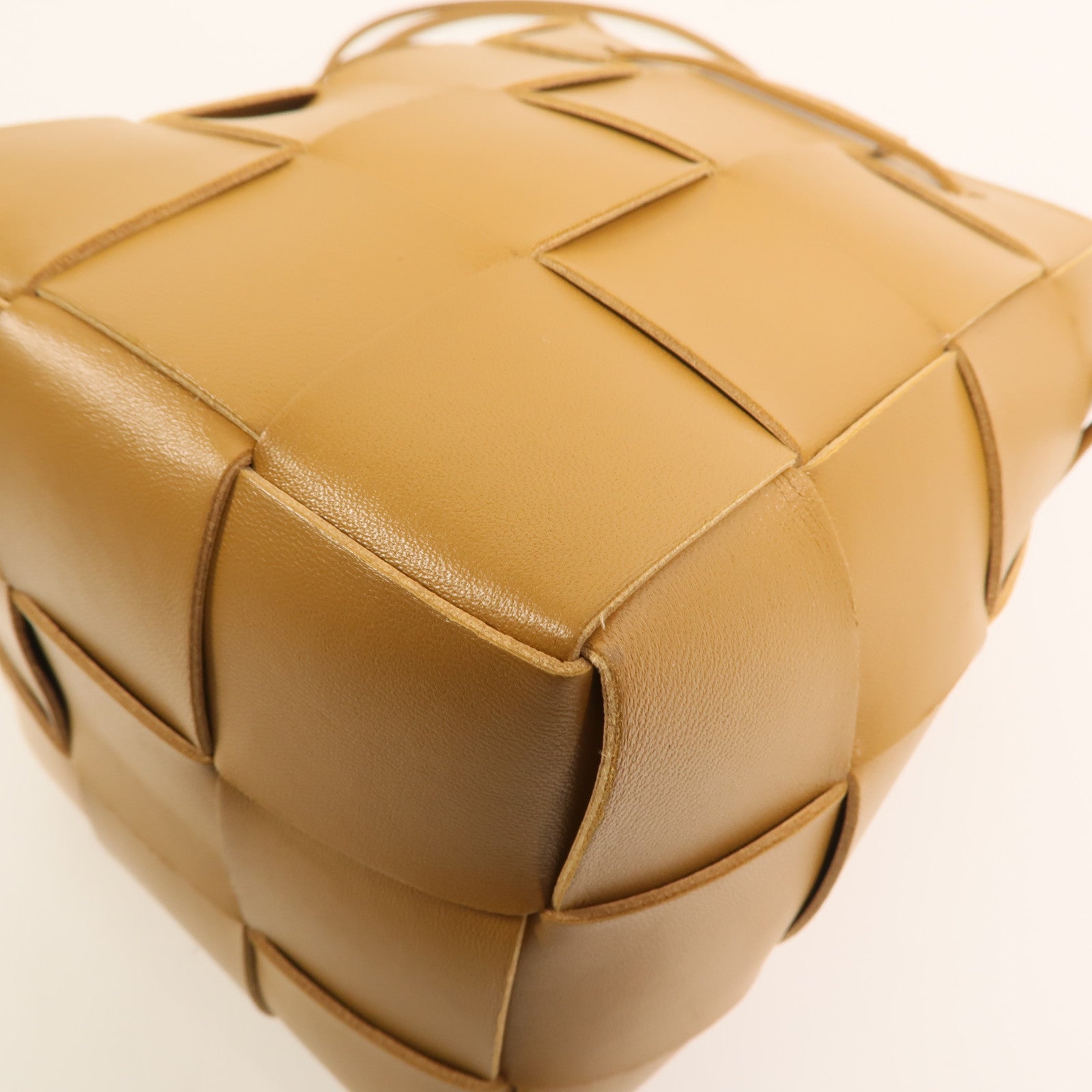 BOTTEGA VENETA 牛皮皮革Cassette Bucket肩背袋