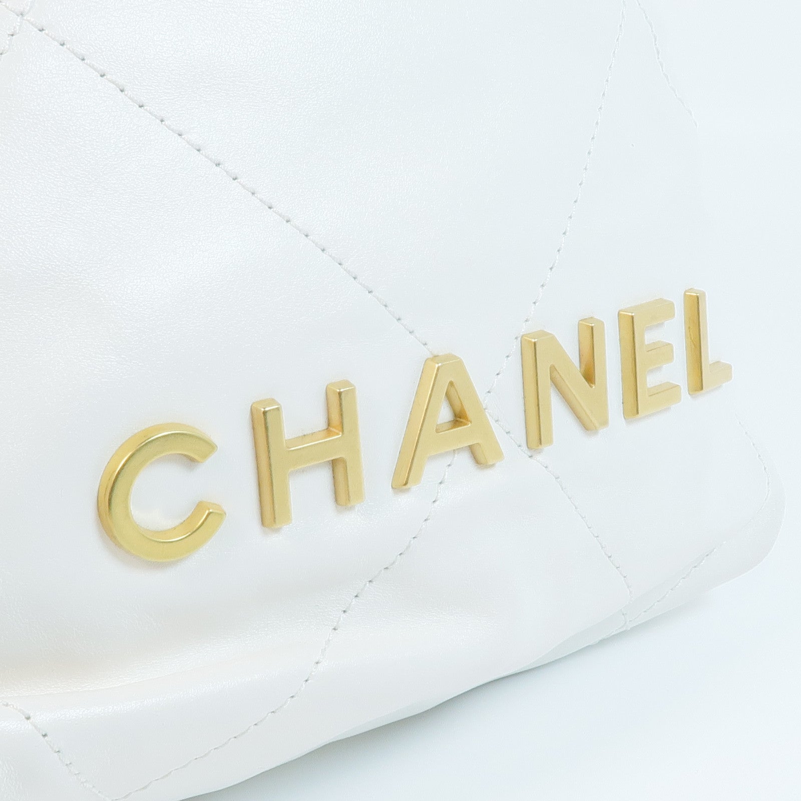 CHANEL 牛皮皮革22 Mini Handbag金扣手挽肩背兩用袋