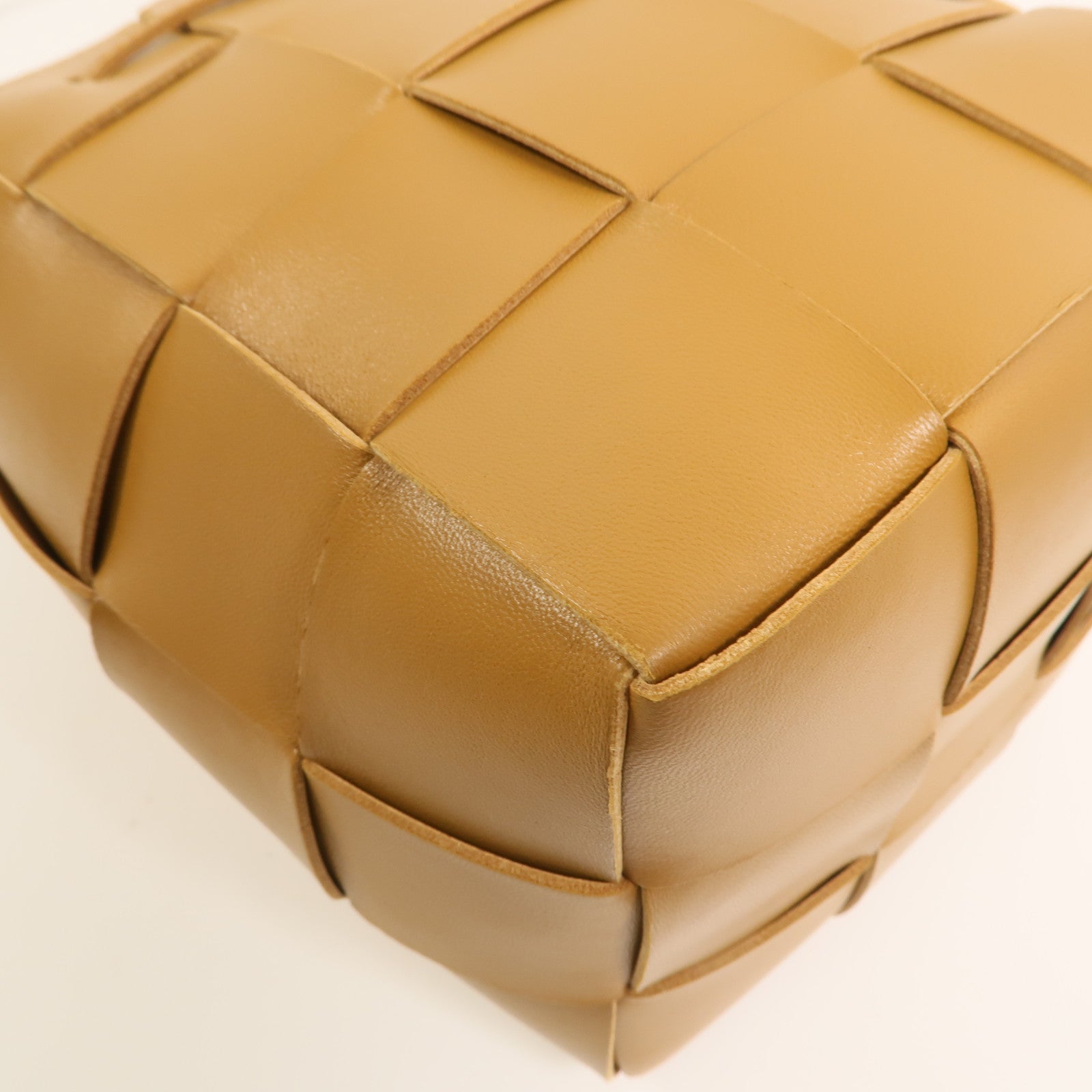 BOTTEGA VENETA 牛皮皮革Cassette Bucket肩背袋