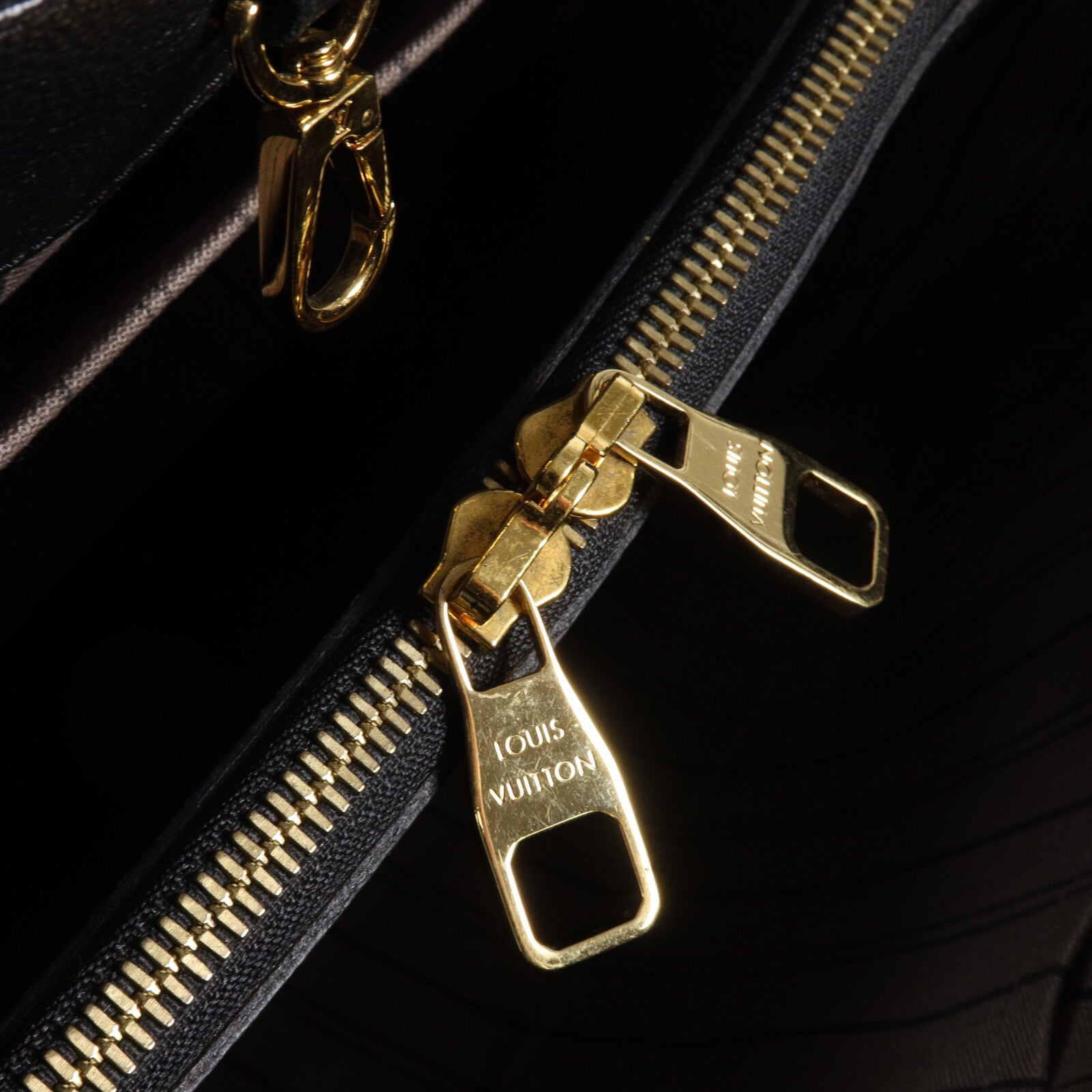 LOUIS VUITTON Monogram Empreinte Montaigne MM手挽肩背兩用袋