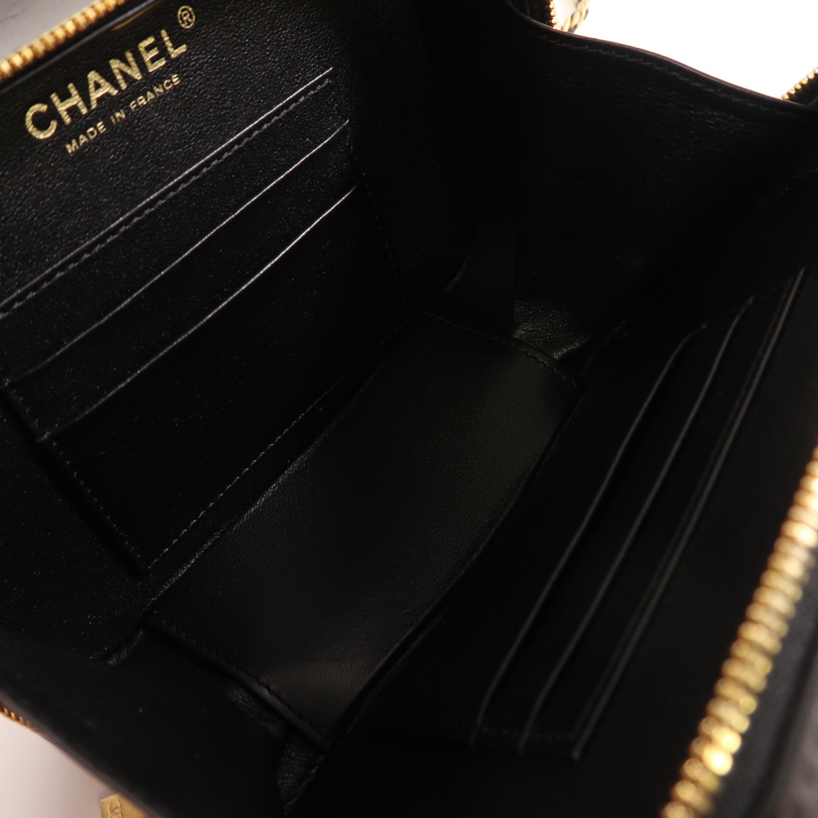 CHANEL 【激減優惠】羊皮皮革Vanity Case金扣鏈帶手挽肩背兩用袋