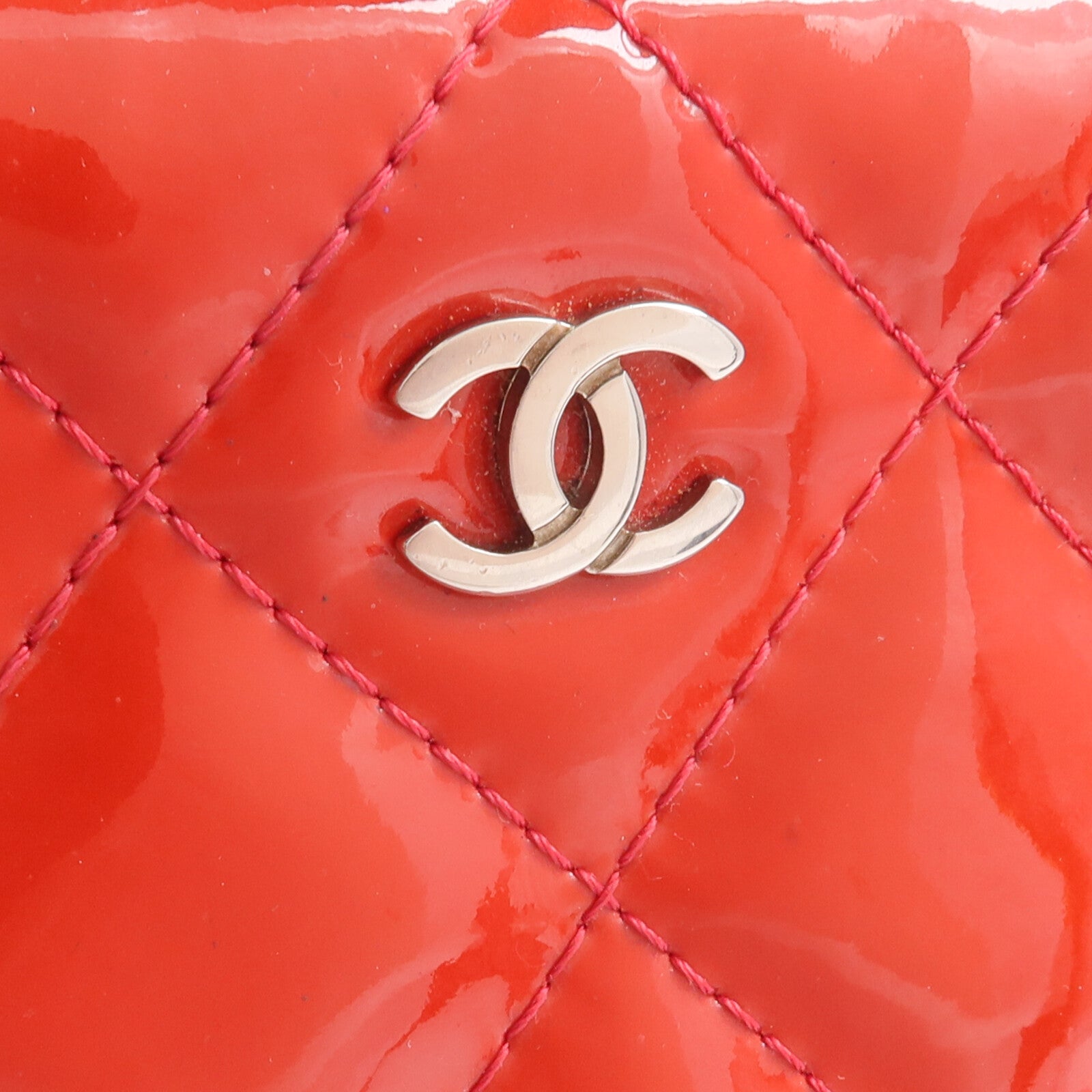 CHANEL 漆皮皮革Valentine Hearts Medium Pouch手拿包