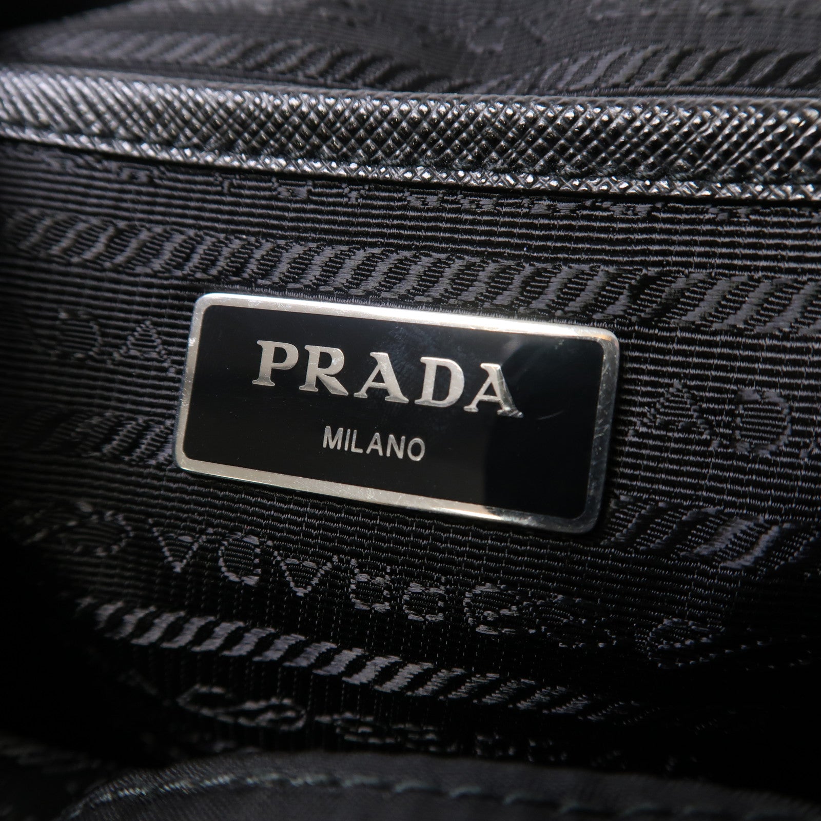 PRADA 尼龍Rucksack銀扣背包黑色