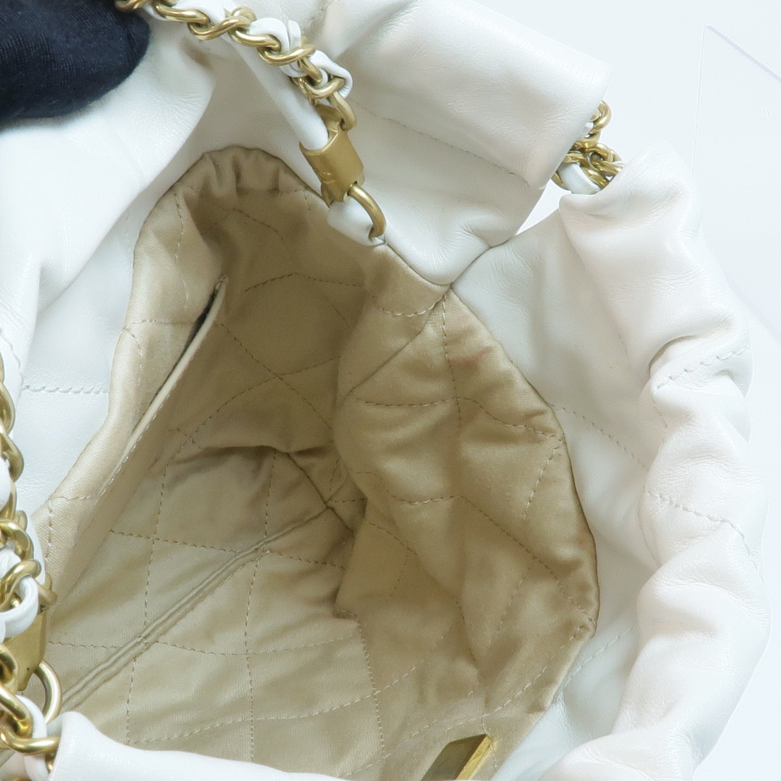 CHANEL 牛皮皮革22 Mini Handbag金扣手挽肩背兩用袋