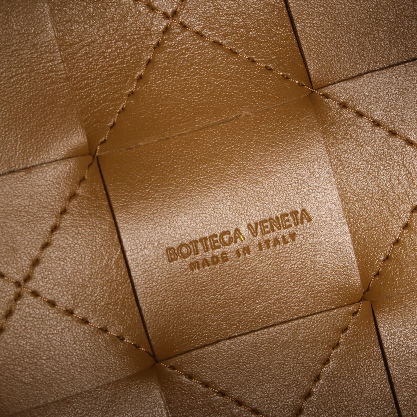 BOTTEGA VENETA 牛皮皮革Cassette Bucket肩背袋