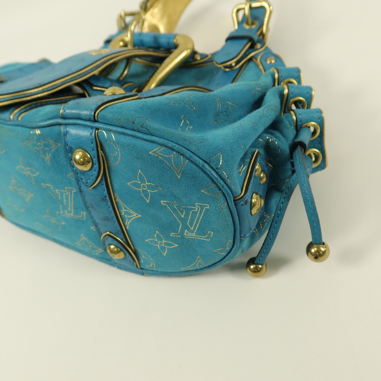 LOUIS VUITTON 麂皮皮革/珍稀皮革Theda GM肩背袋
