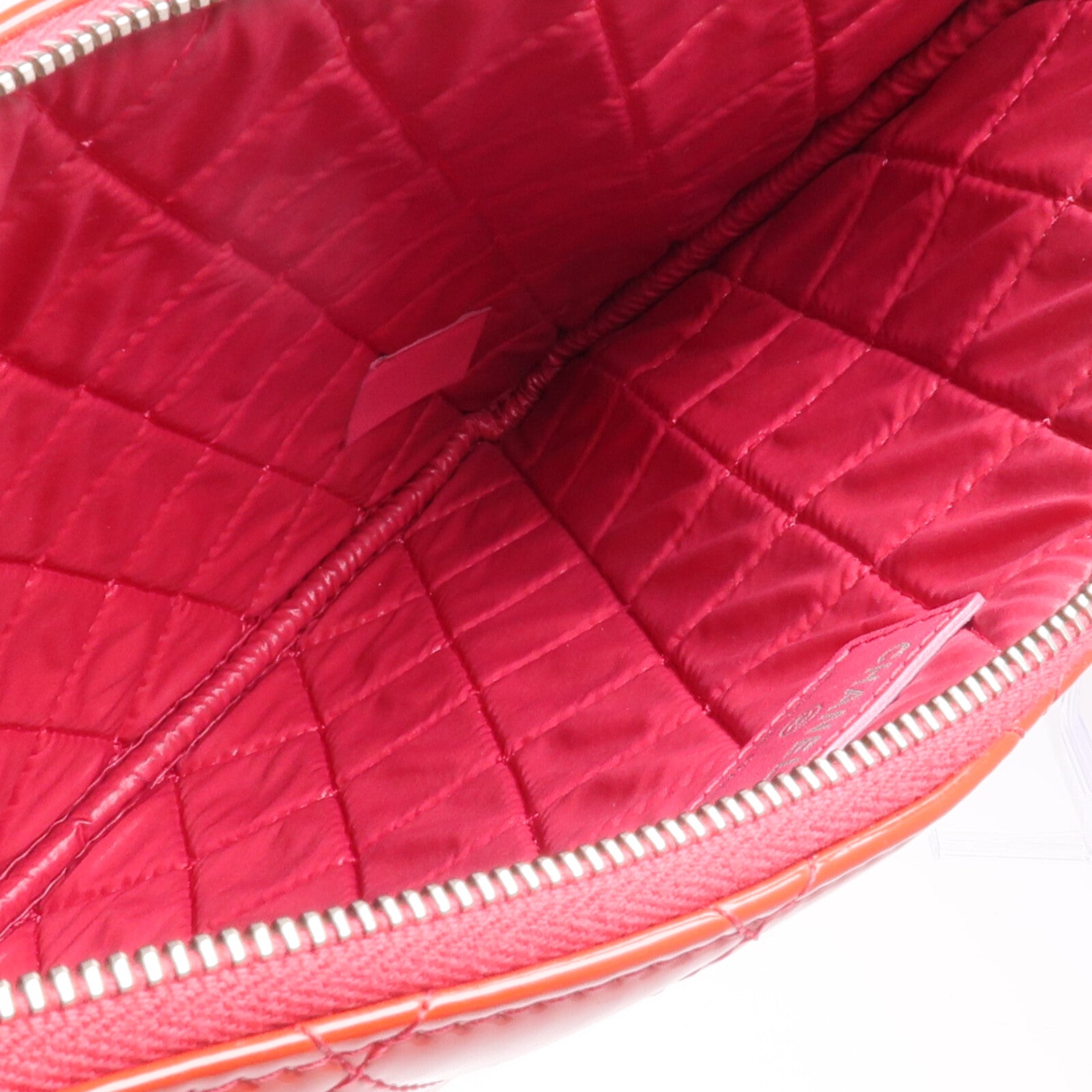 CHANEL 漆皮皮革Valentine Hearts Medium Pouch手拿包