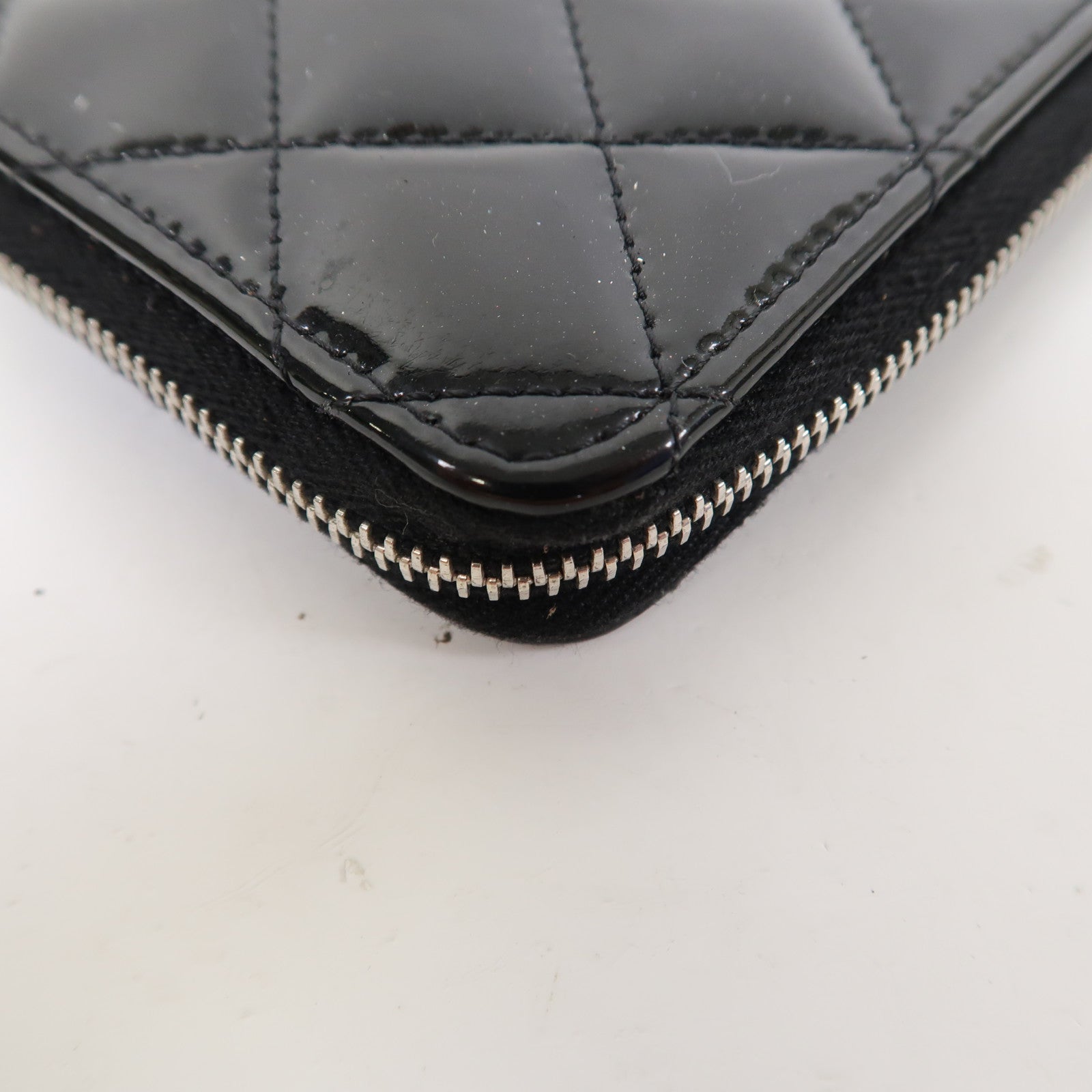 CHANEL 菱格漆皮皮革Zipper Wallet銀扣中長錢包黑色