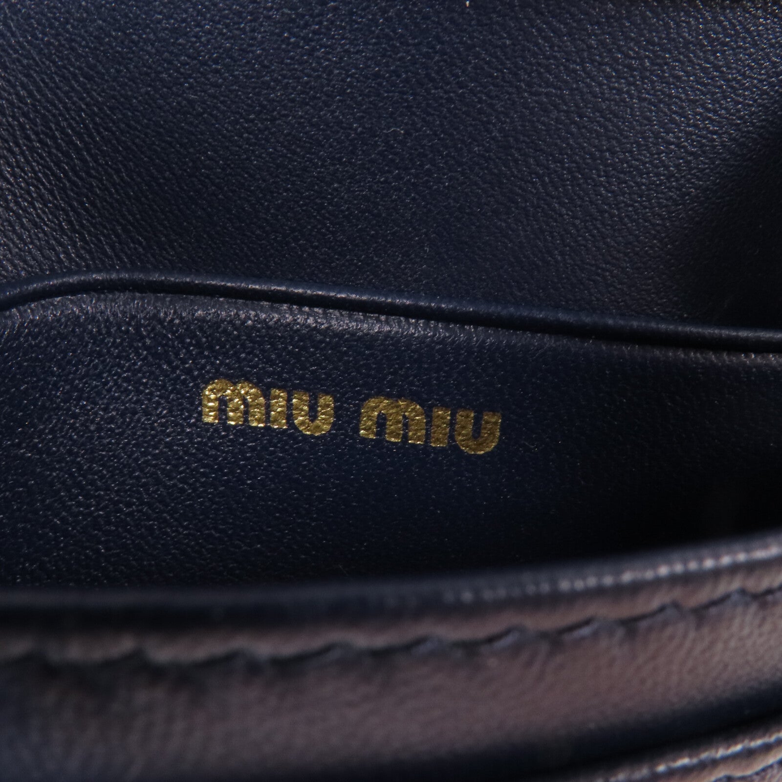 Miu Miu 羊皮皮革Card Case金扣卡套