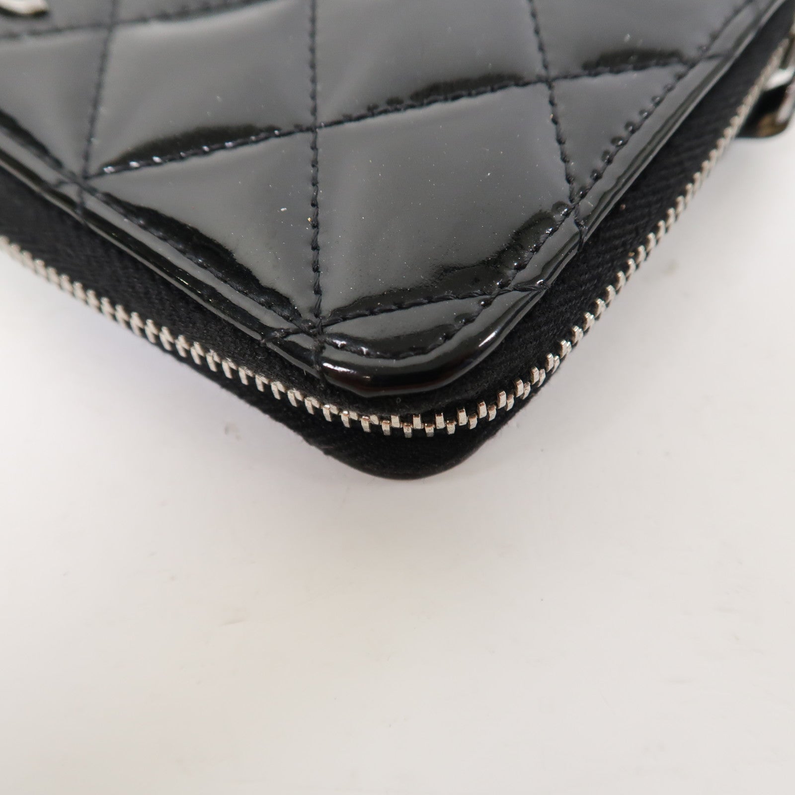 CHANEL 菱格漆皮皮革Zipper Wallet銀扣中長錢包黑色