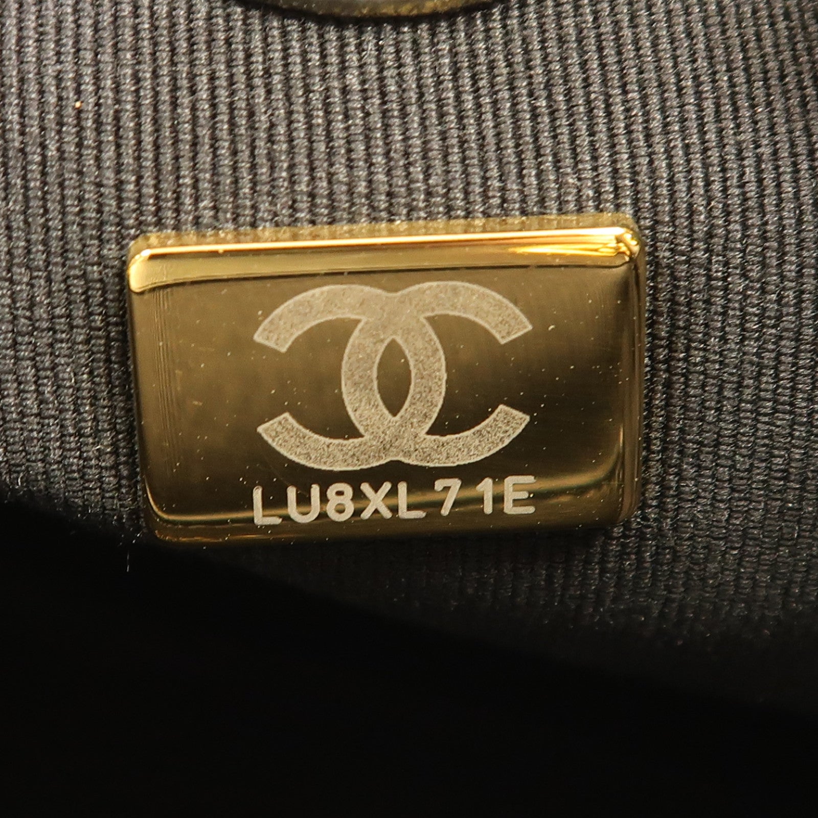 CHANEL 【激減優惠】羊皮皮革金扣Rucksack AS4275鏈帶背包