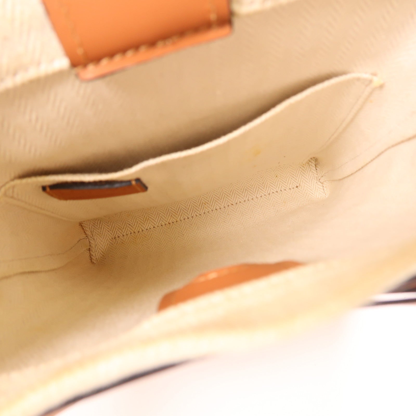 LOEWE 牛皮皮革Ikebana肩背袋