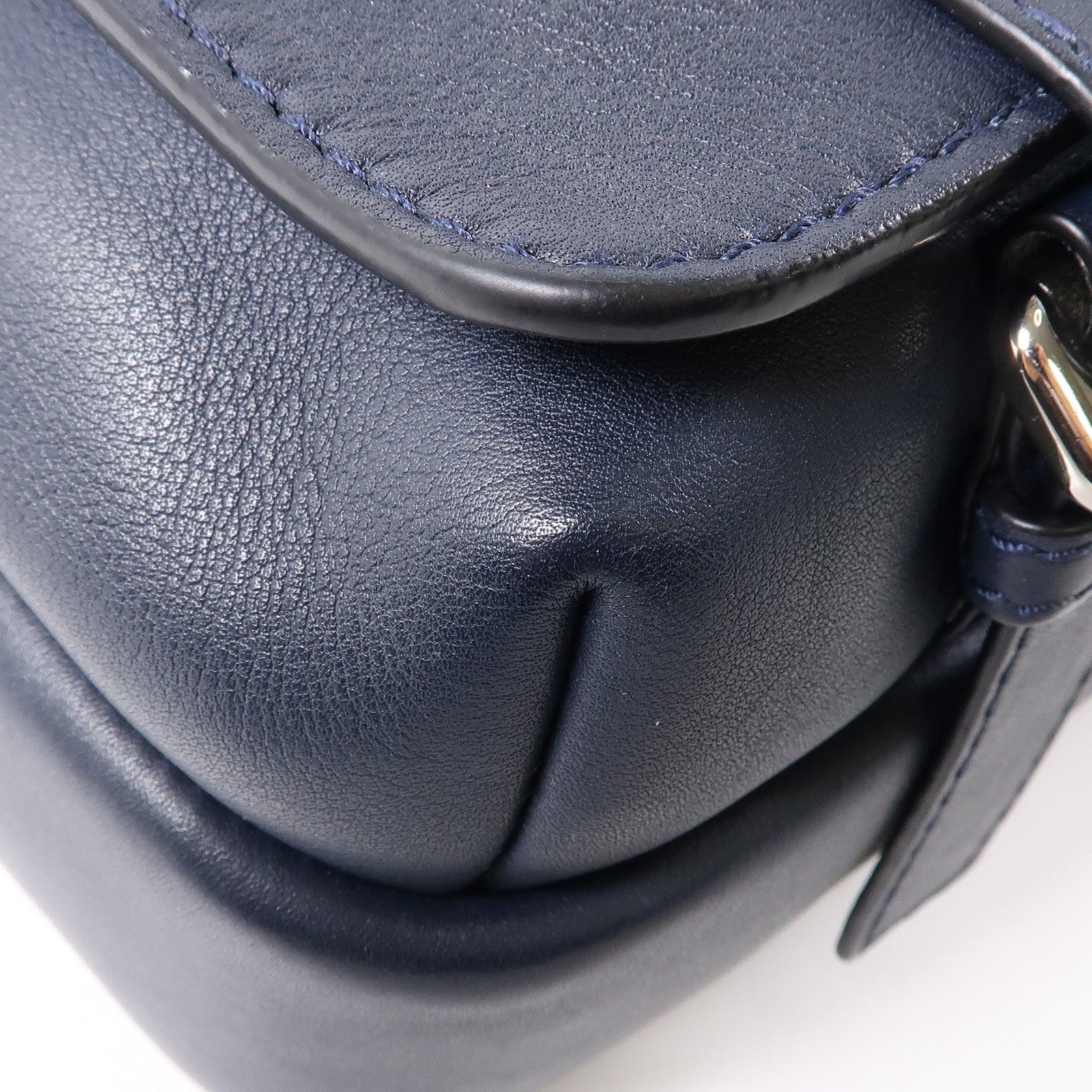 LOEWE 牛皮皮革Military Messenger銀扣肩背袋深藍色