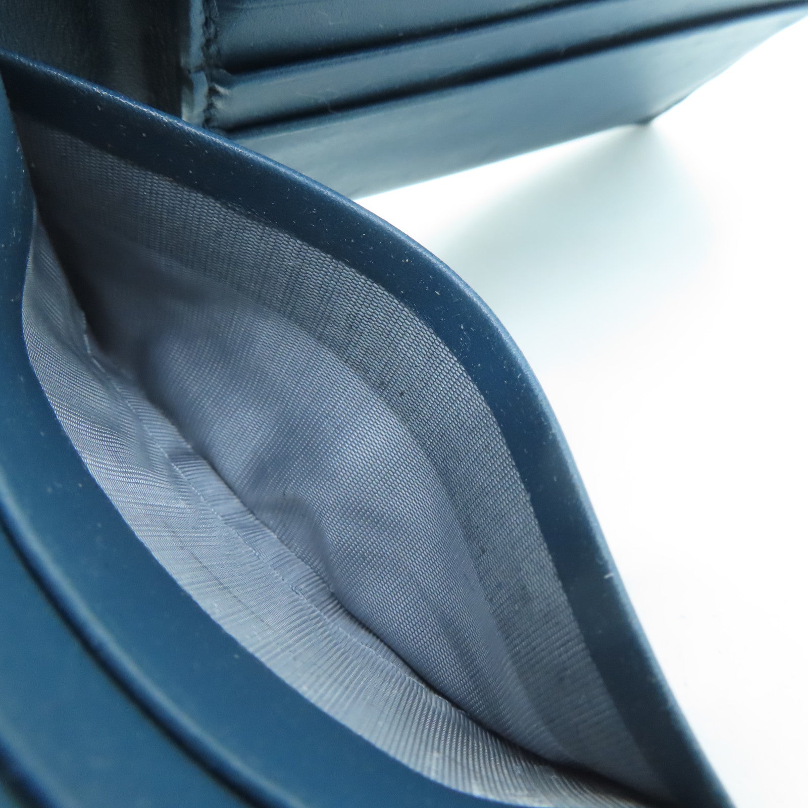 BOTTEGA VENETA Wallet in cowhide leather blue