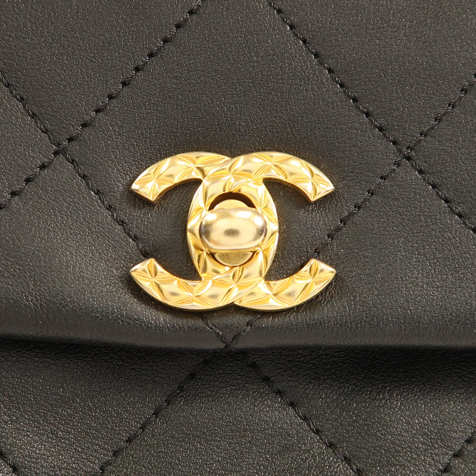 CHANEL 【激減優惠】羊皮皮革金扣Rucksack AS4275鏈帶背包