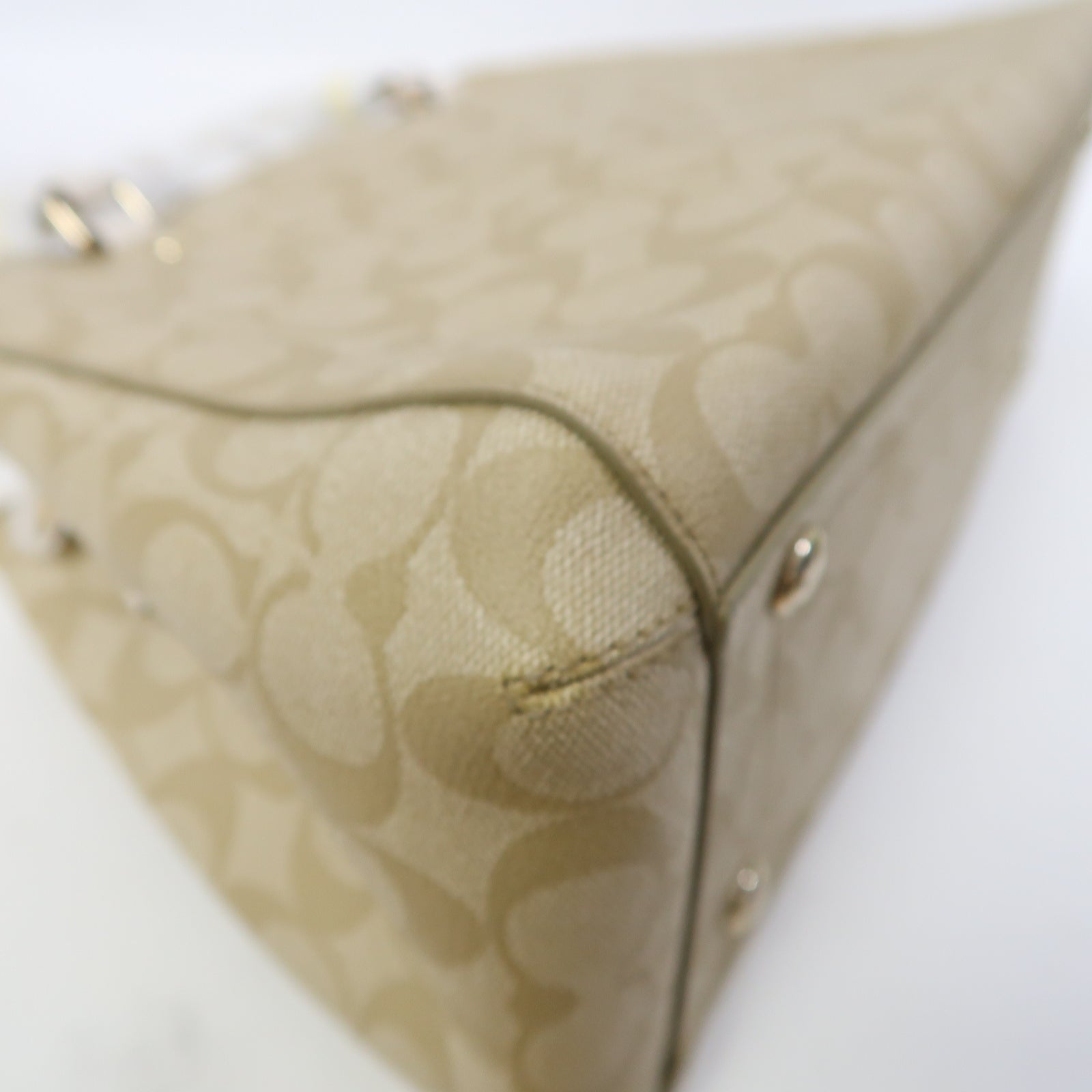 COACH 塗層帆布Margot Carryall金扣手挽肩背兩用袋米色