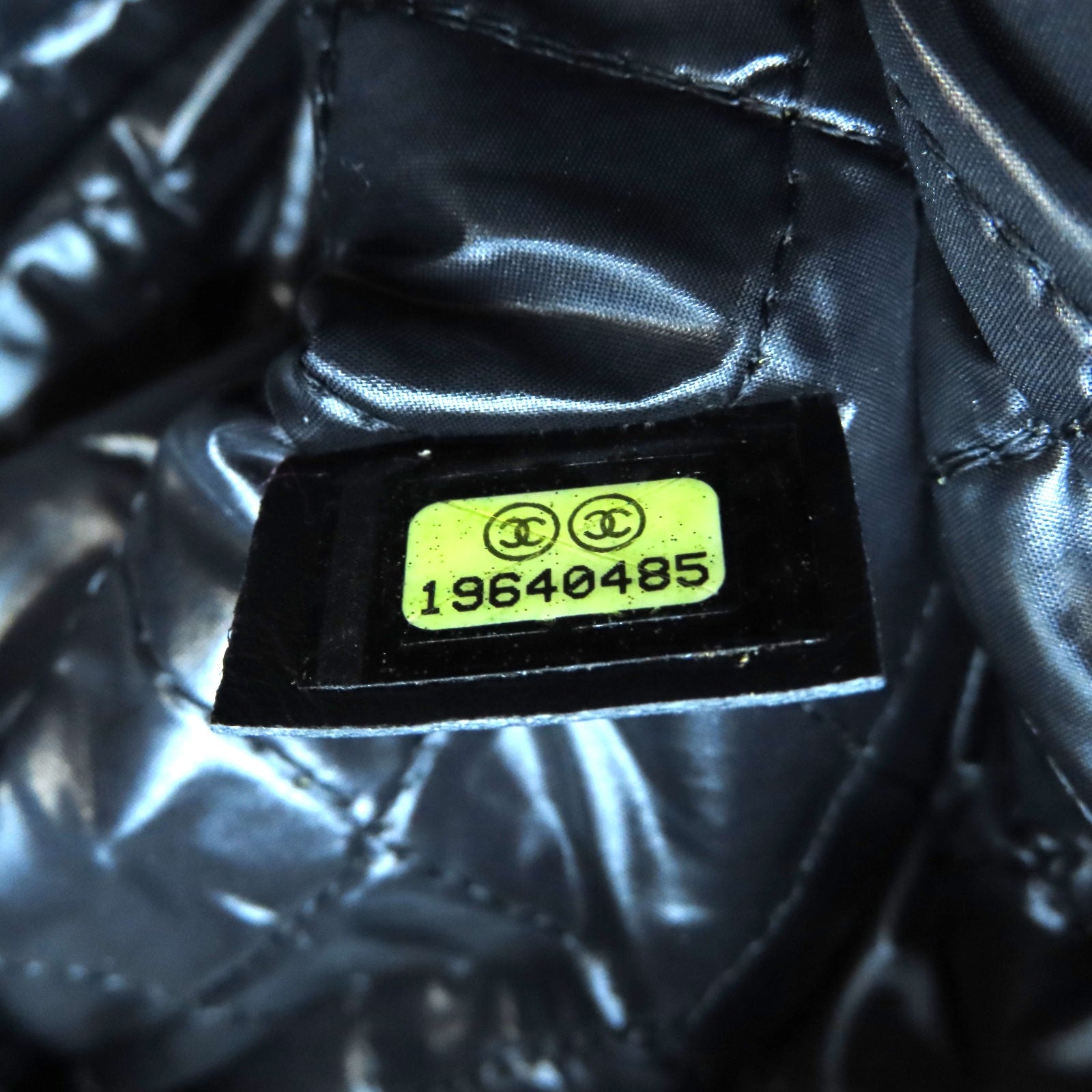 CHANEL 菱格漆皮皮革Pouch銀扣手拿包黑色