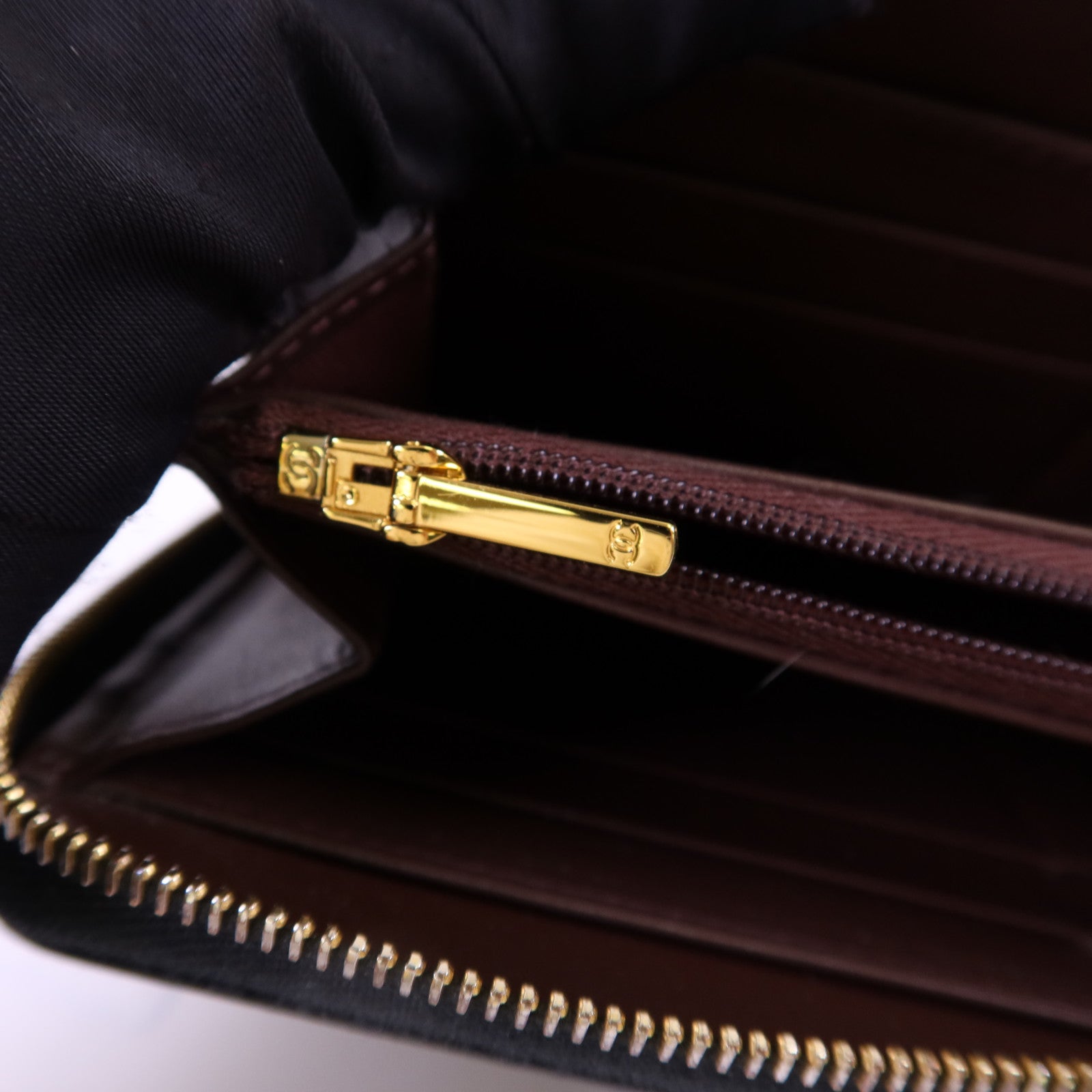 CHANEL 牛皮皮革Zipper Long Round Wallet金扣長錢包