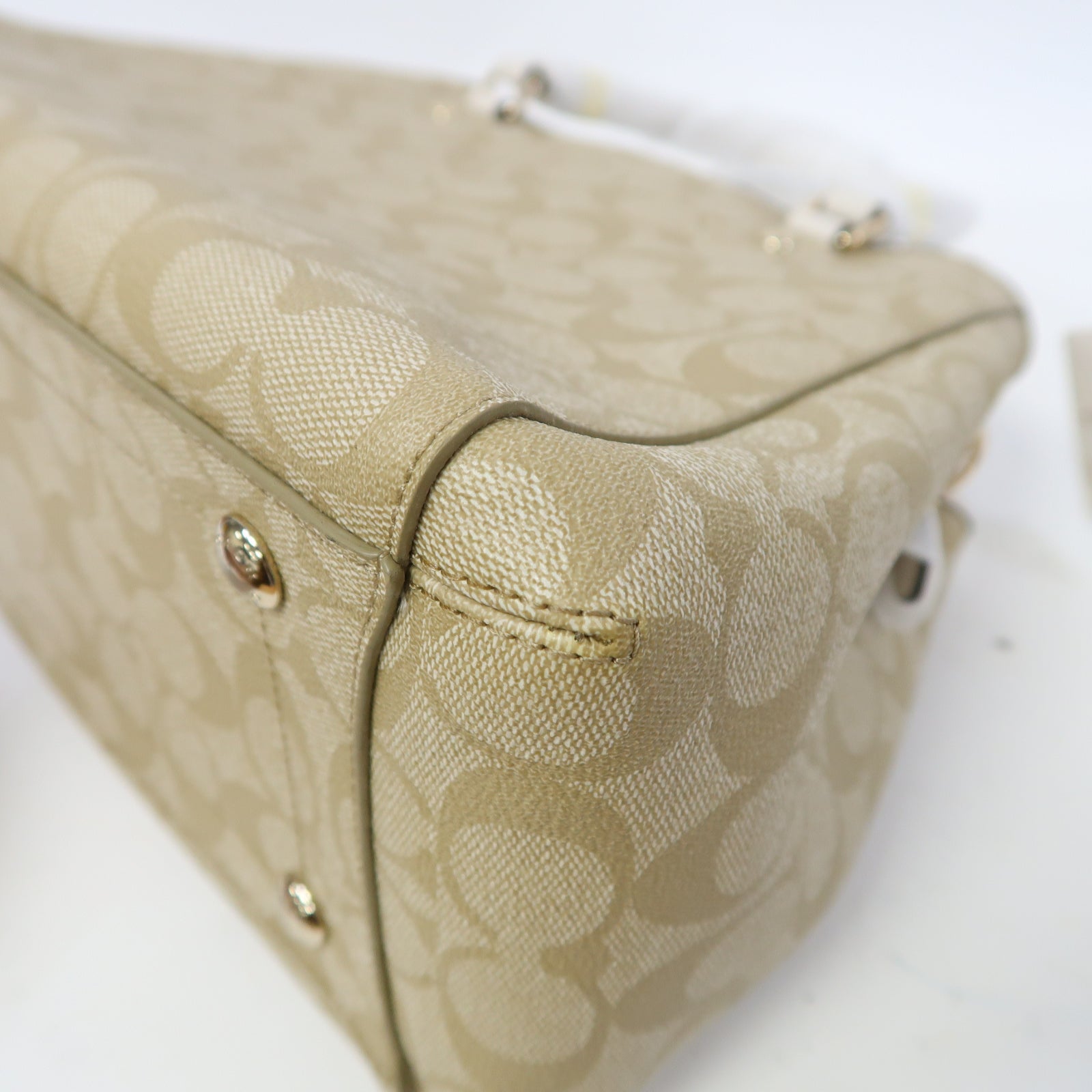 COACH 塗層帆布Margot Carryall金扣手挽肩背兩用袋米色