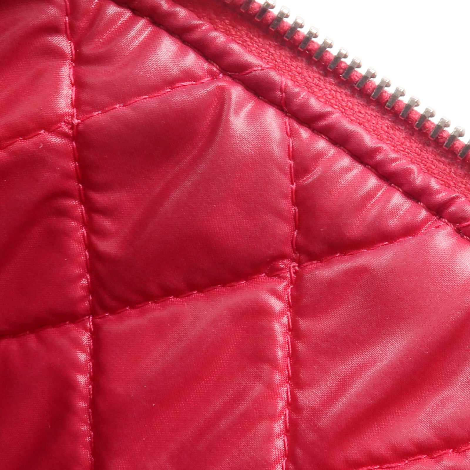 CHANEL 漆皮皮革Valentine Hearts Medium Pouch手拿包
