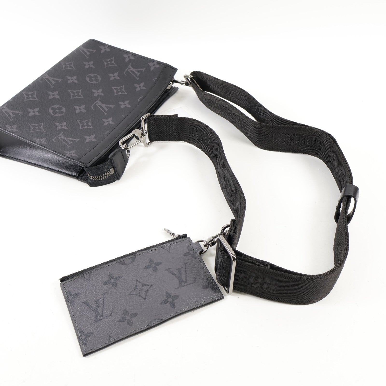 LOUIS VUITTON Monogram Eclipse Gaston銀扣肩背袋