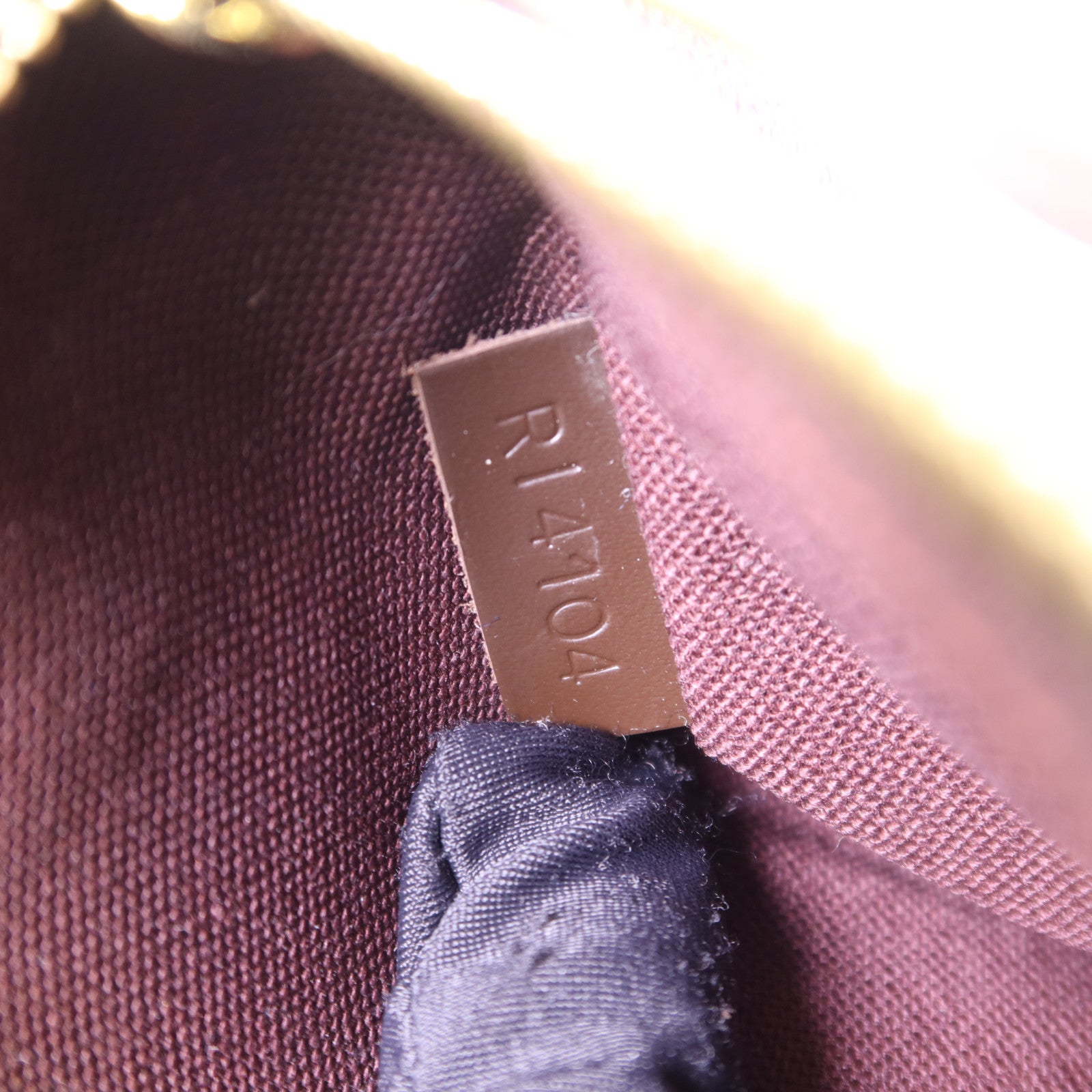 LOUIS VUITTON Damier Hoxton PM金扣肩背袋