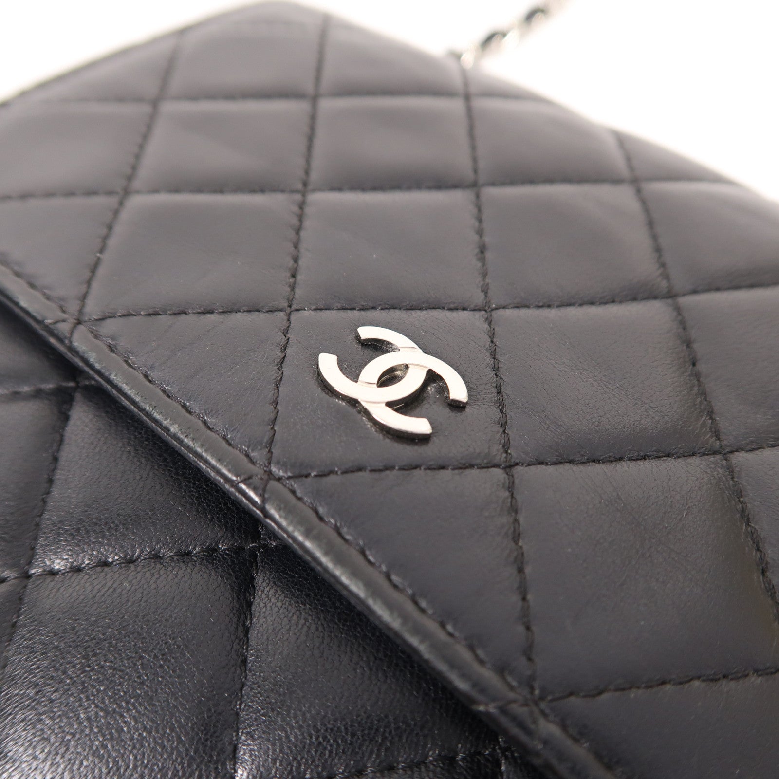 CHANEL 牛皮皮革Chain Shoulder銀扣肩背袋