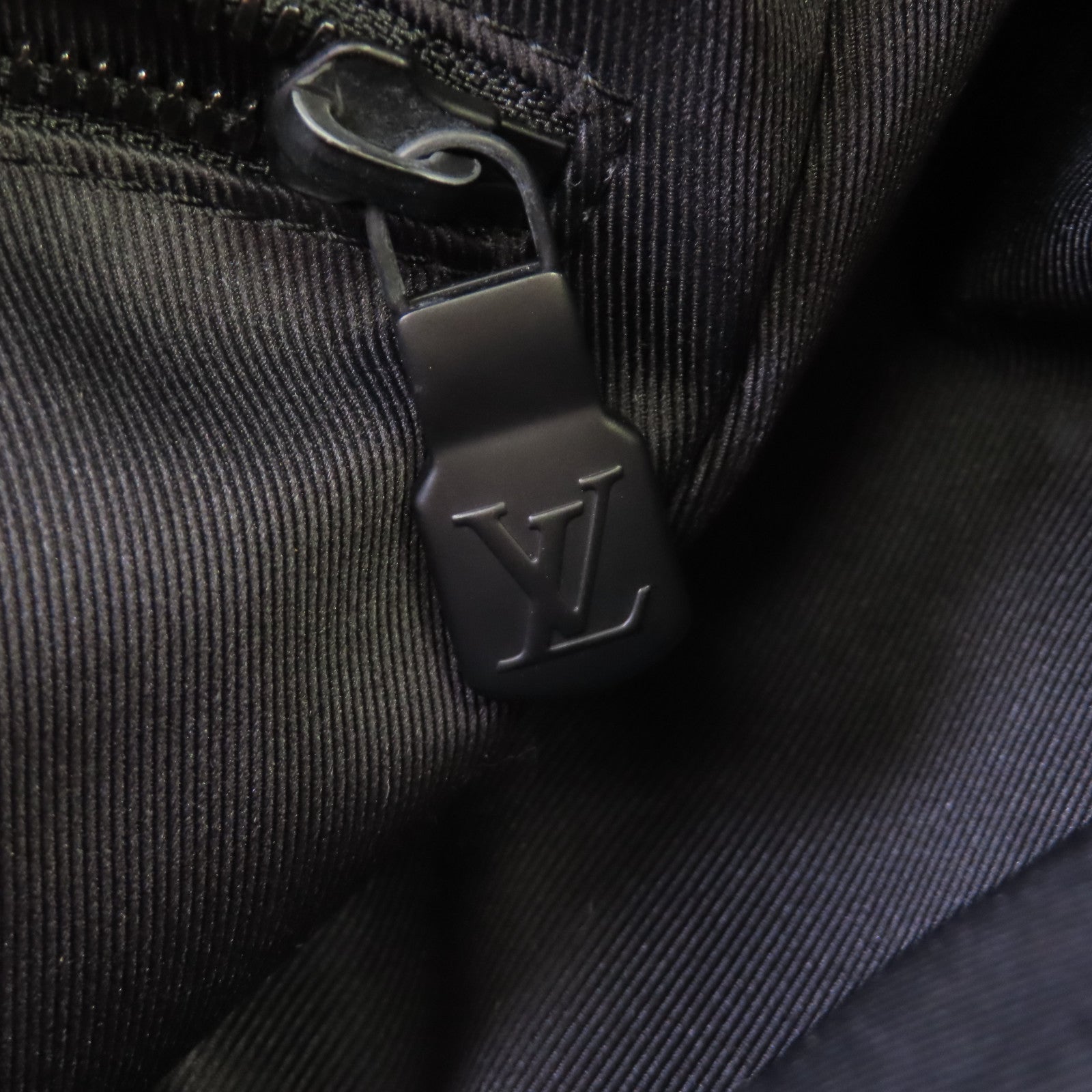 LOUIS VUITTON Monogram Empreinte Trekking Backpack背包黑色