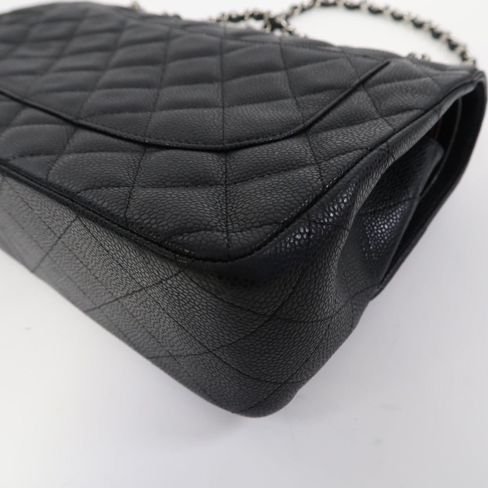 CHANEL 【激減優惠】菱格Caviar皮革Classic銀扣鏈帶肩背袋黑色