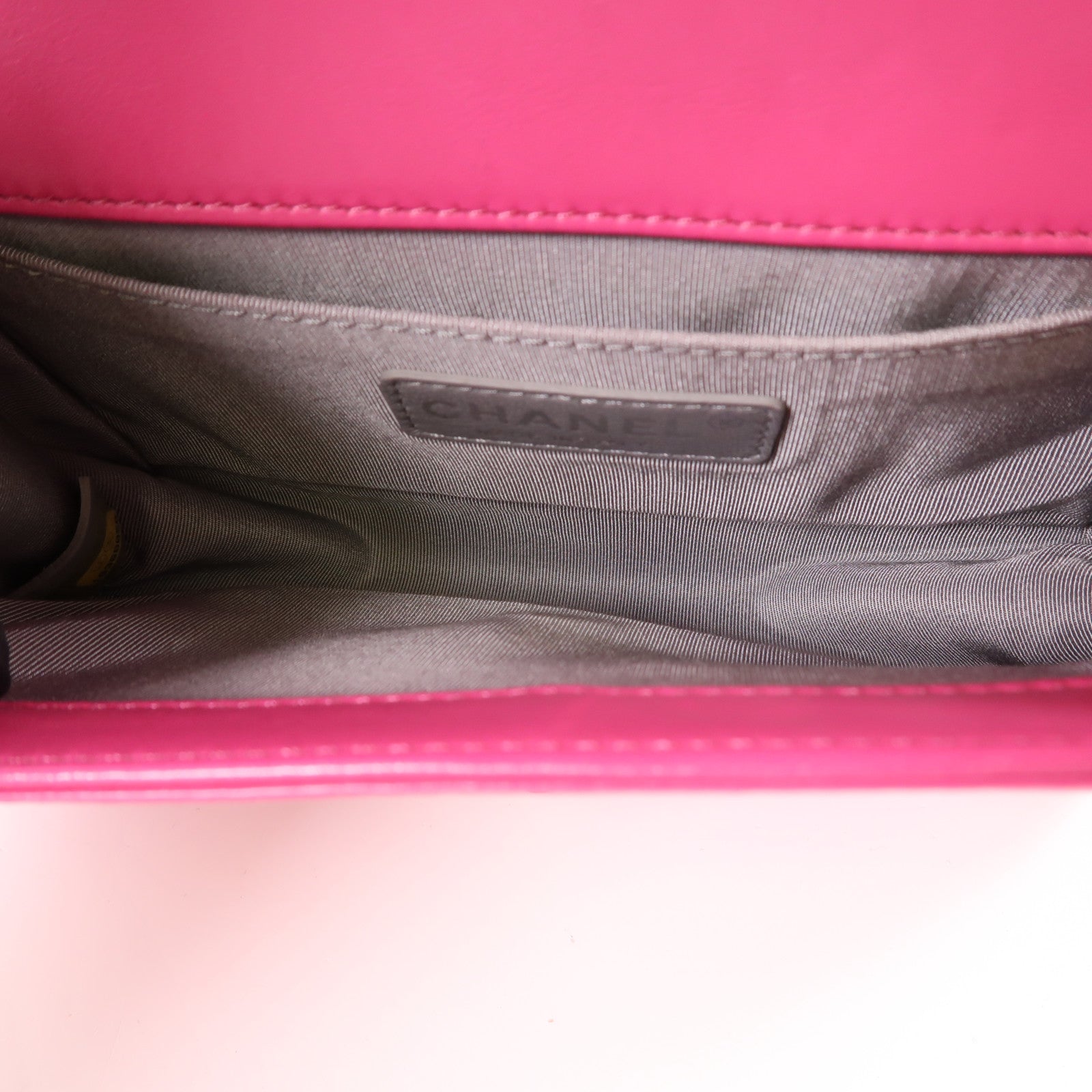 CHANEL CC Boy 20 Chain Shoulder Bag Velvet Pink