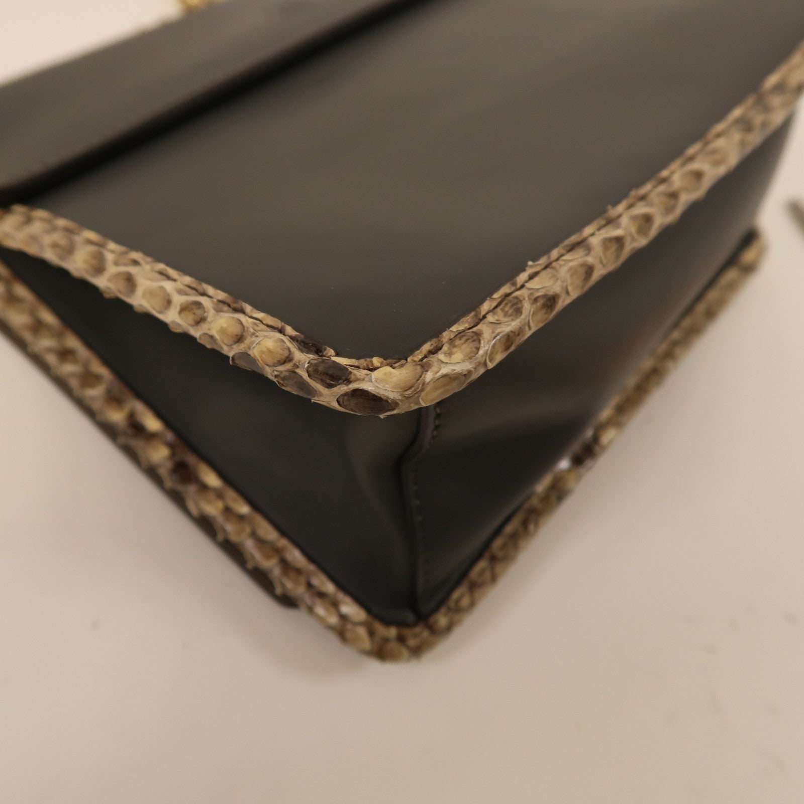 FENDI 【激減優惠】蛇皮皮革Kan I鏈帶肩背袋灰色