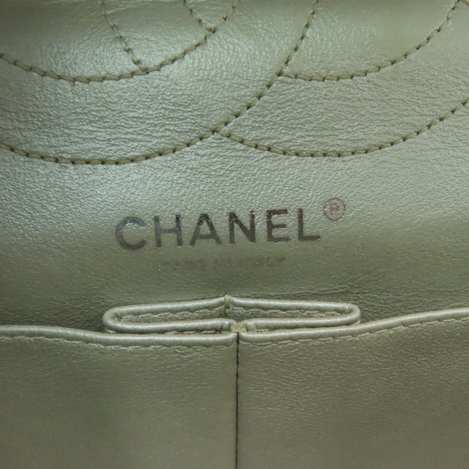 CHANEL 【清倉大減價】菱格Aged Calf皮革2.55 Classic Double Flap銀扣鏈帶肩背袋香檳酒色
