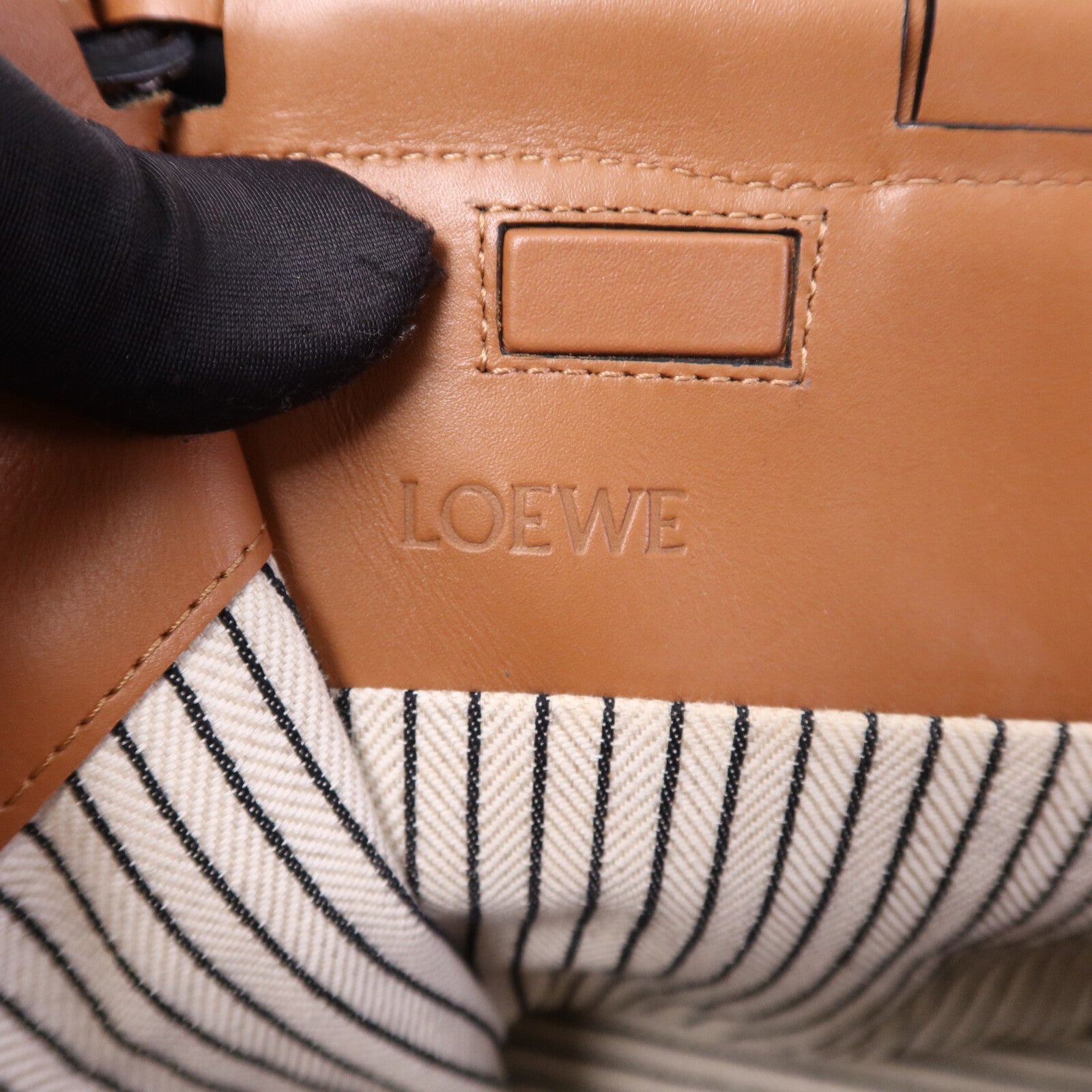 LOEWE 帆布Cushion Tote Bag手挽袋