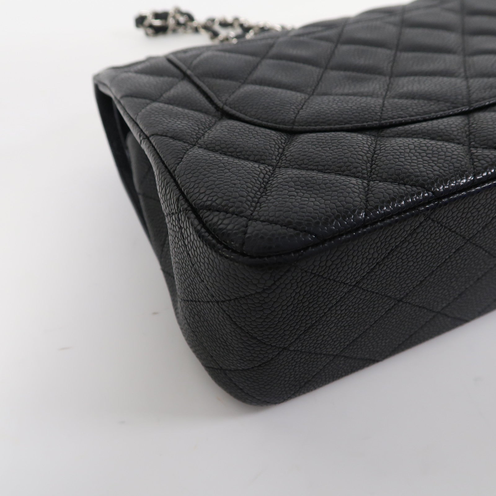 CHANEL 【激減優惠】菱格Caviar皮革Classic銀扣鏈帶肩背袋黑色