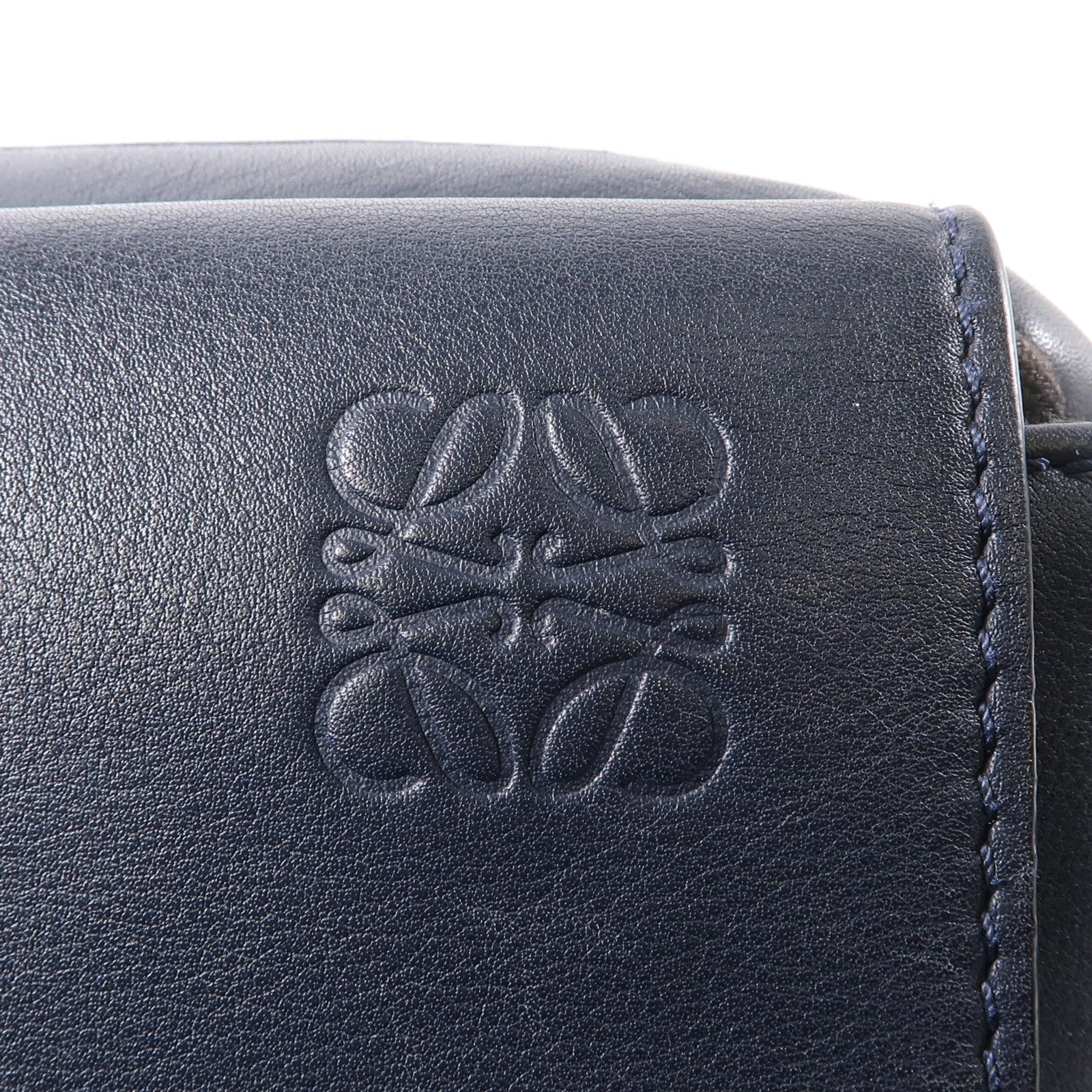 LOEWE 牛皮皮革Military Messenger銀扣肩背袋深藍色