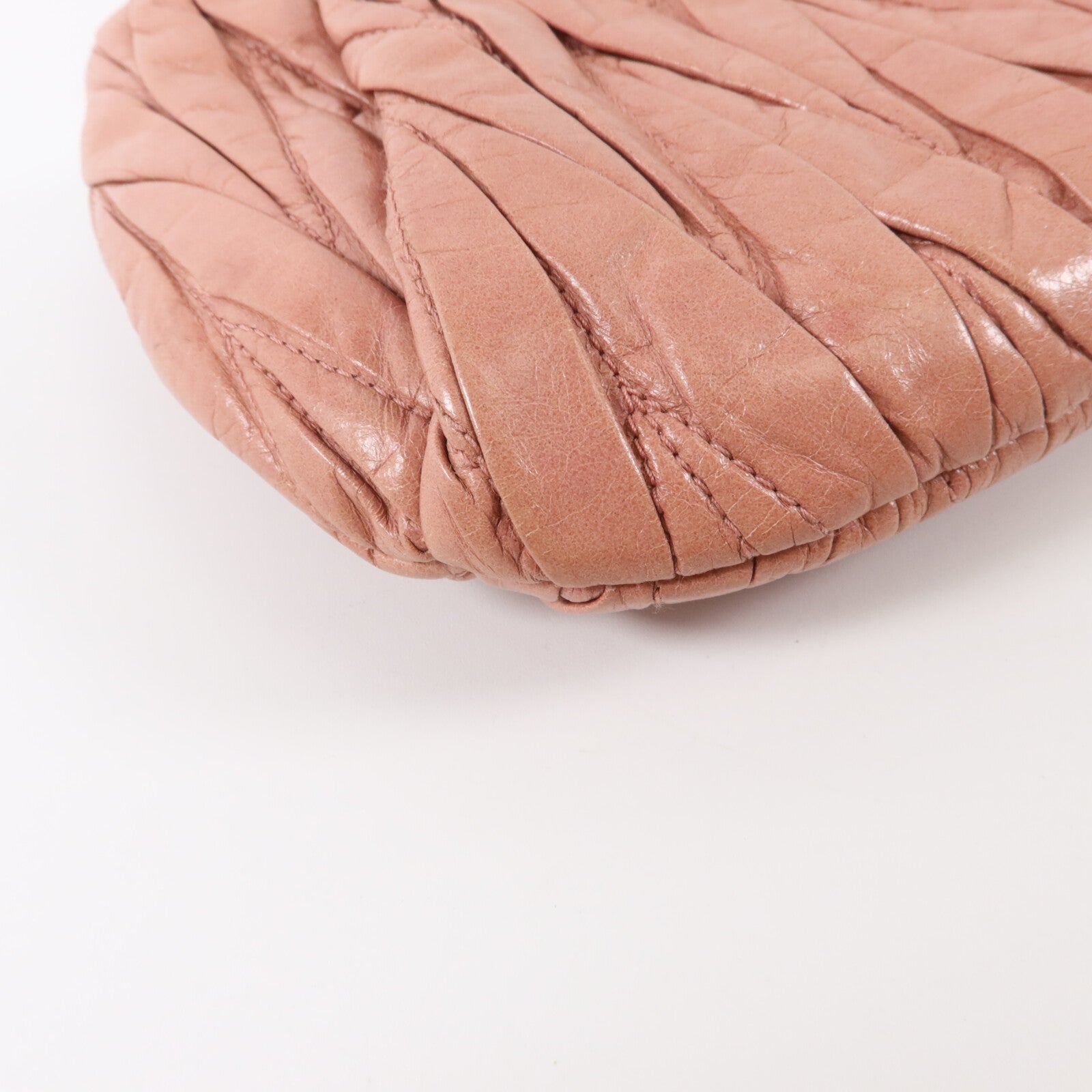 Miu Miu 羊皮皮革Matelasse Pouch手拿包