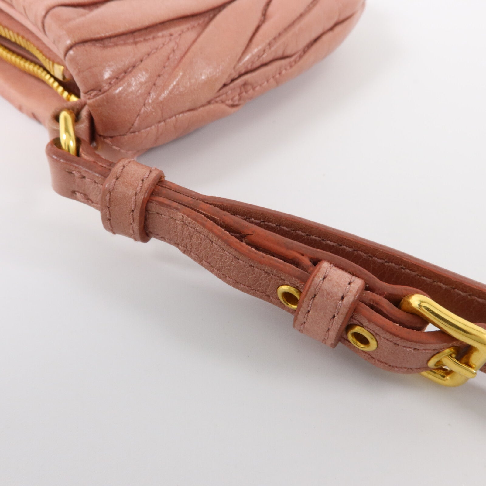 Miu Miu 羊皮皮革Matelasse Pouch手拿包