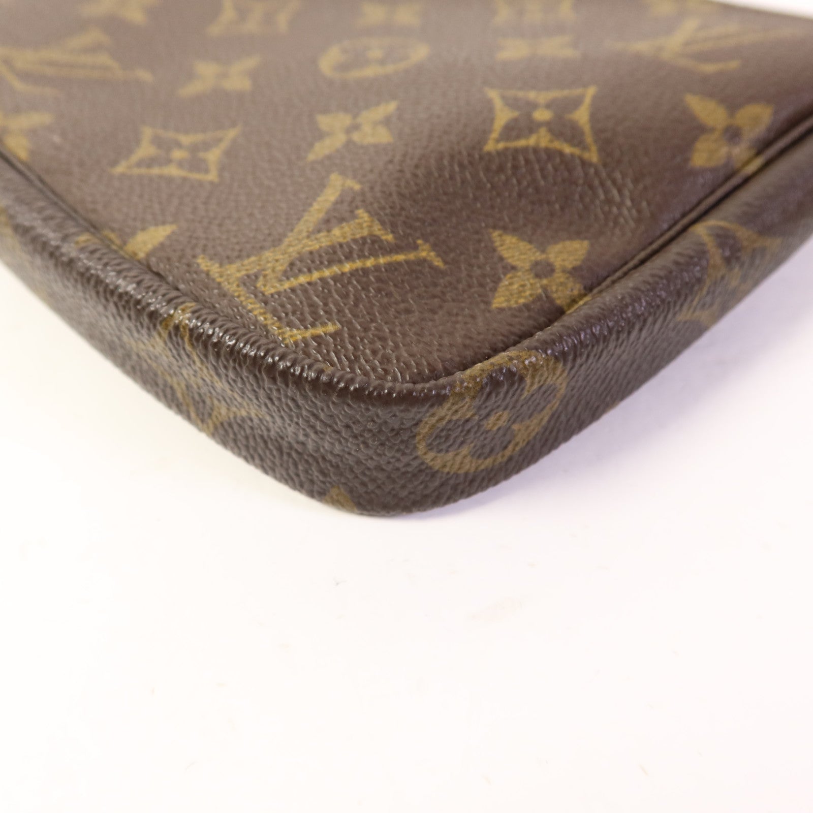 LOUIS VUITTON Monogram Pochette Accessoires金扣手挽袋棕色
