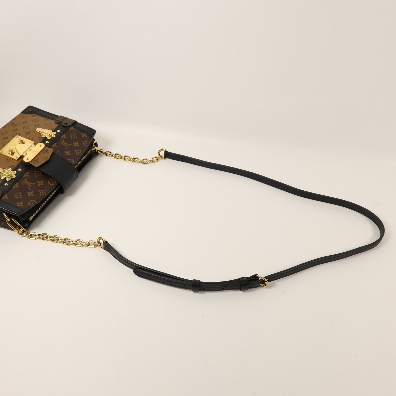 LOUIS VUITTON Monogram Reverse Trunk Clutch金扣鏈帶肩背袋