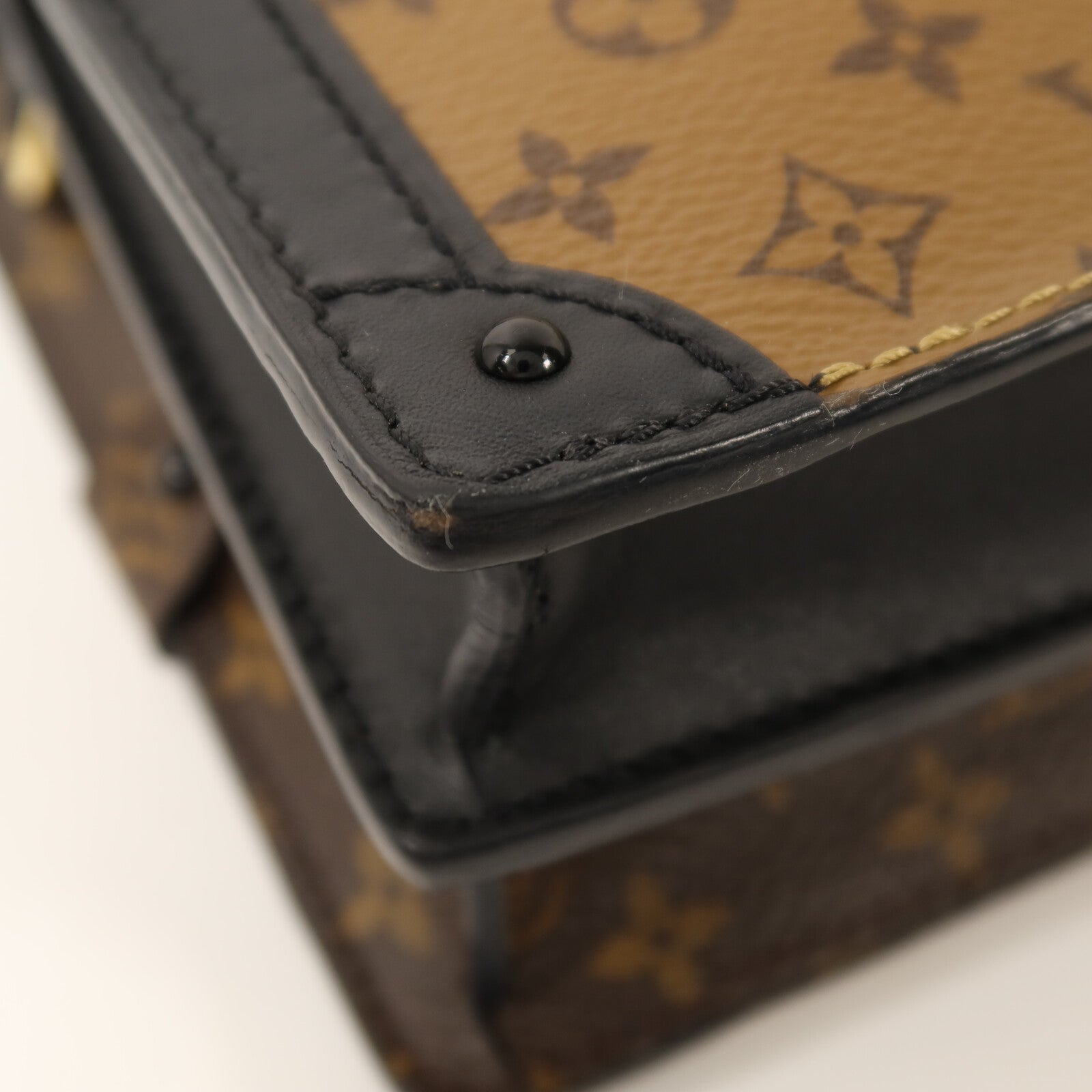 LOUIS VUITTON Monogram Reverse Trunk Clutch金扣鏈帶肩背袋