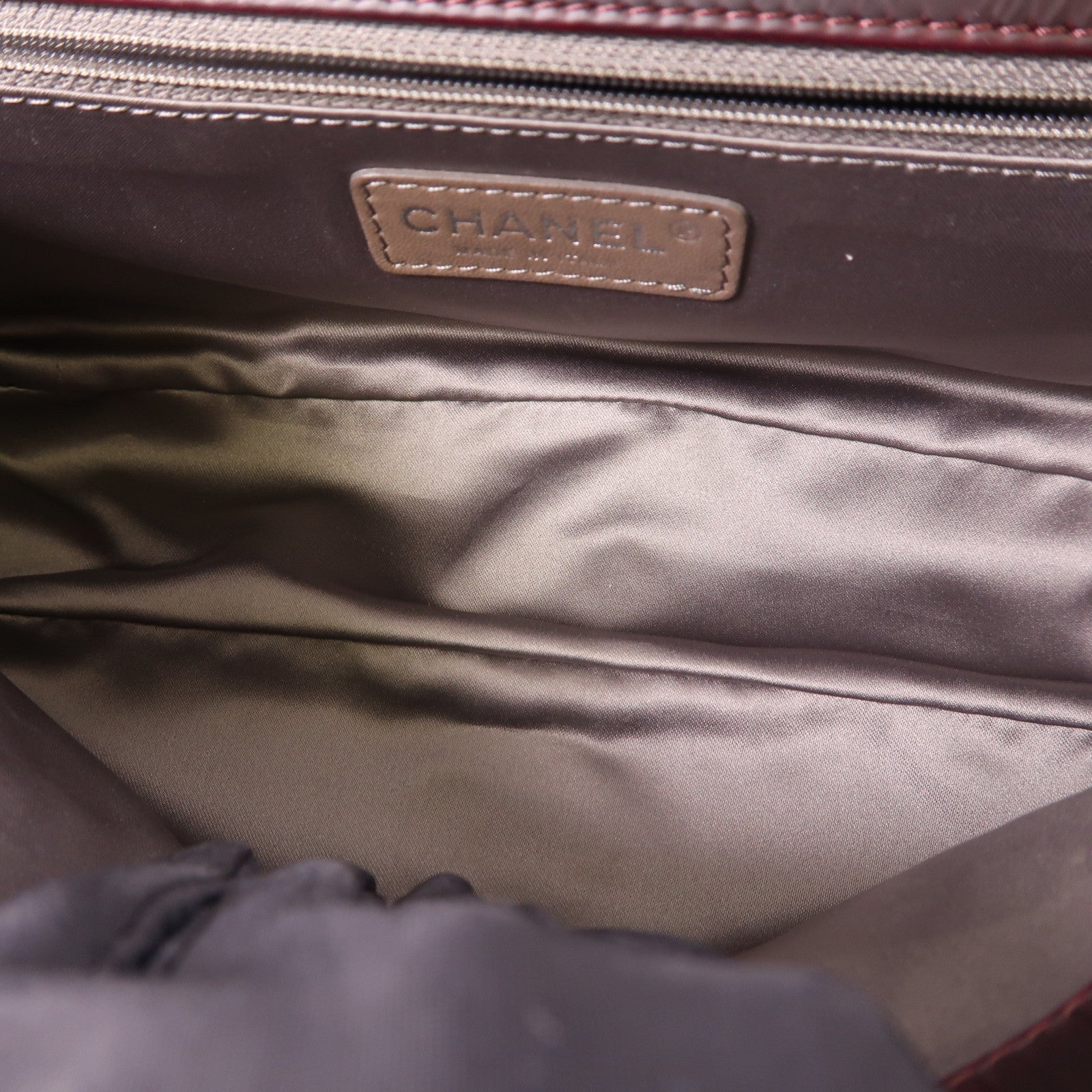 CHANEL 牛皮皮革Shoulder Bag銀扣鏈帶肩背袋
