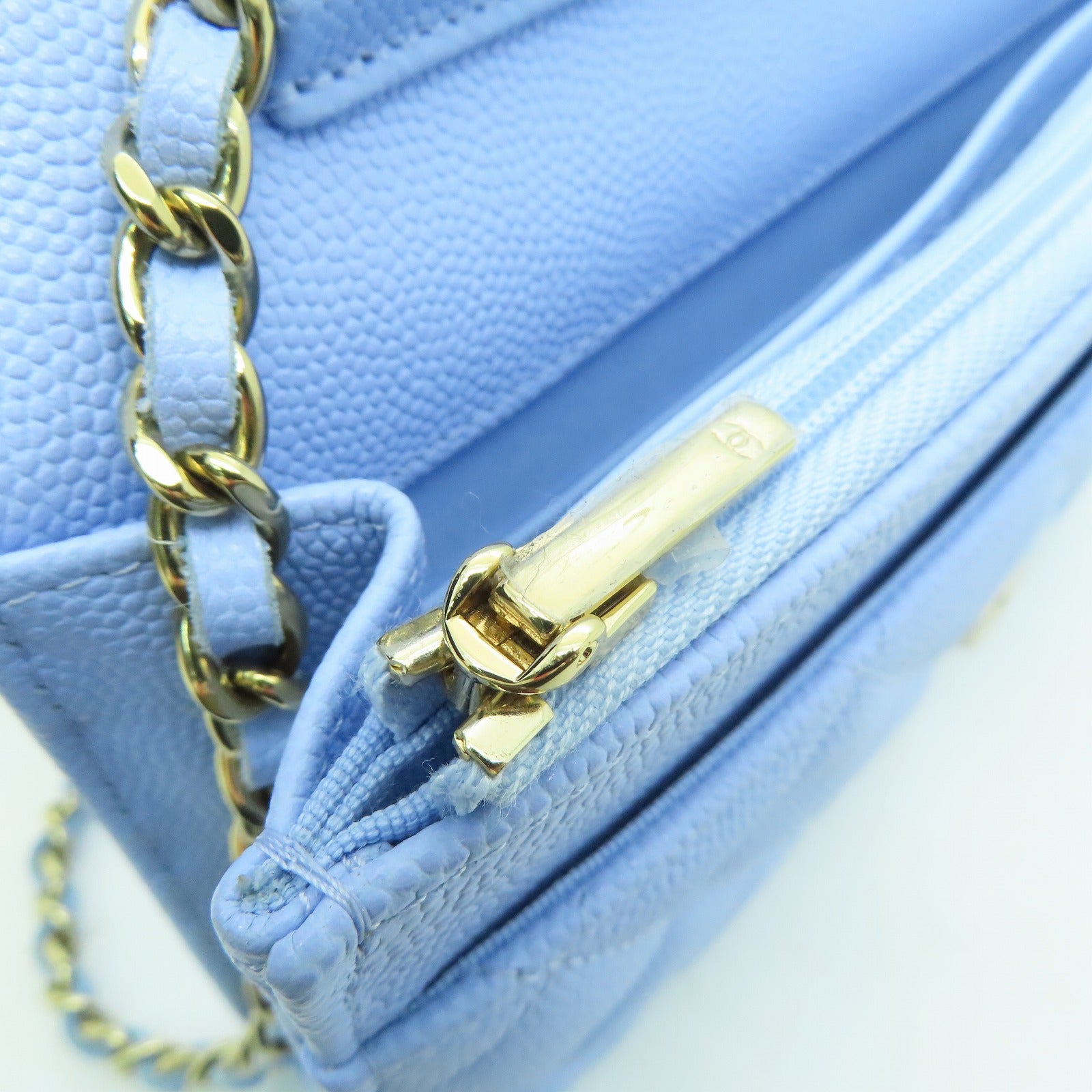 CHANEL 菱格Caviar皮革Wallet On Chain金扣鏈帶肩背袋淺藍色