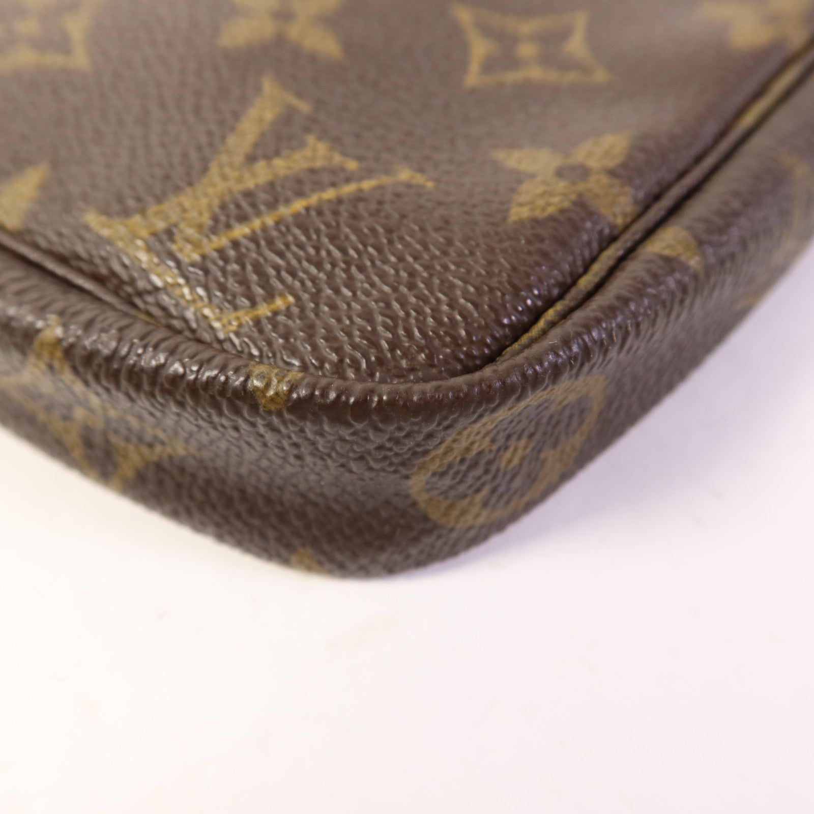 LOUIS VUITTON Monogram Pochette Accessoires金扣手挽袋棕色