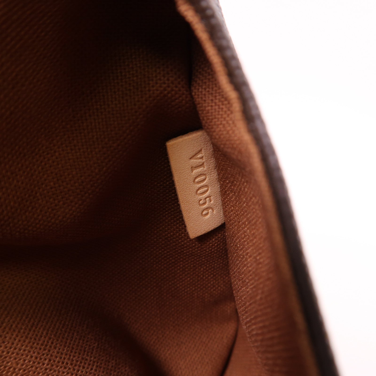 LOUIS VUITTON Monogram Tulum GM金扣肩背袋
