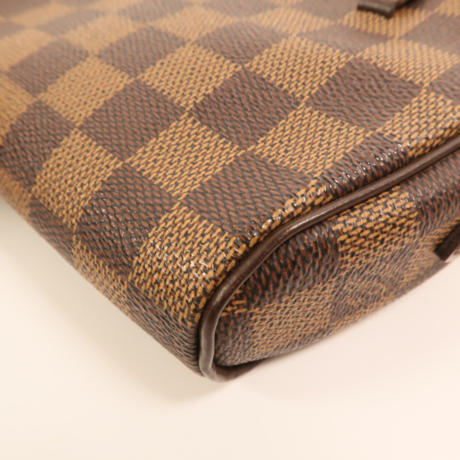 LOUIS VUITTON Damier Pochette Ipanema金扣肩背袋