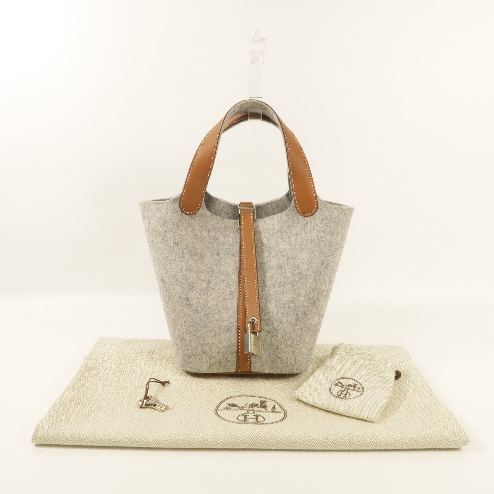 HERMES 【激減優惠】絨布Picotin Lock 18銀扣手挽袋Gris Clair