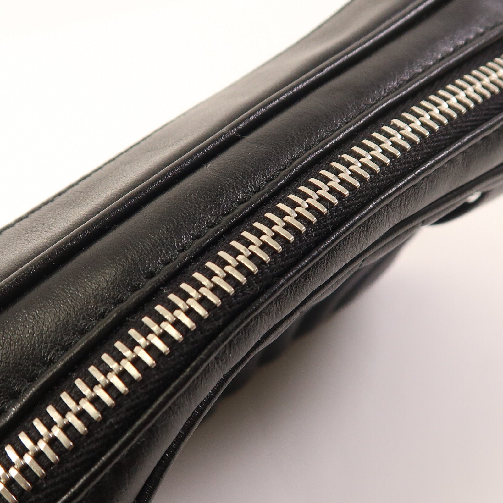 PRADA 牛皮皮革Shoulder Bag銀扣鏈帶肩背袋/腰包