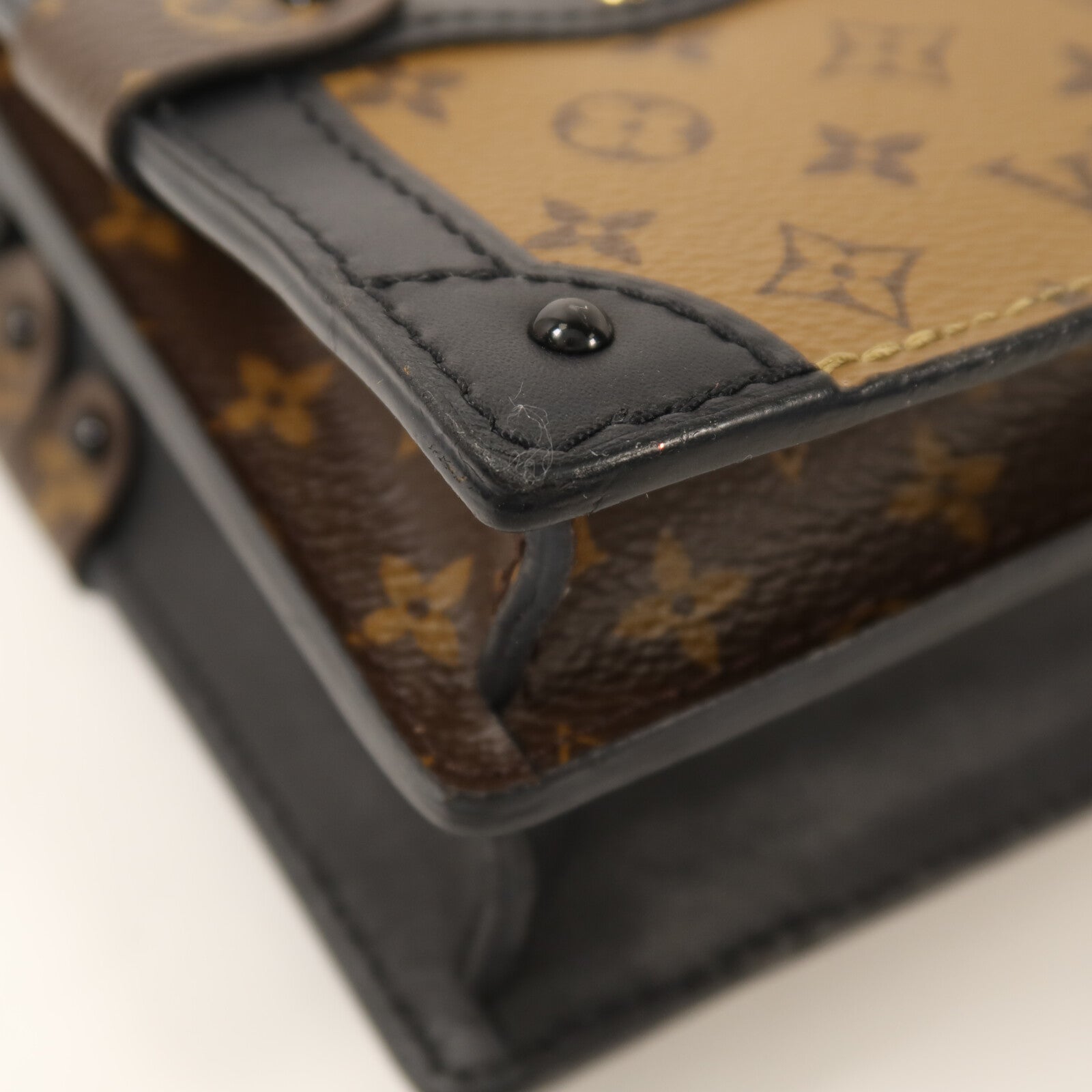 LOUIS VUITTON Monogram Reverse Trunk Clutch金扣鏈帶肩背袋
